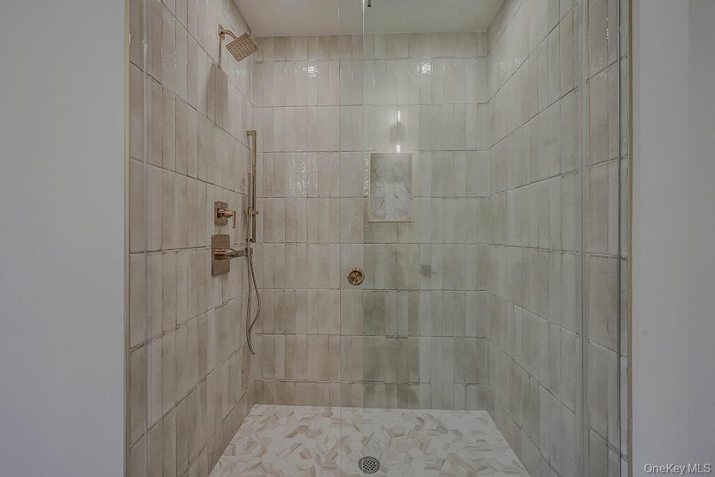 Middle Island, New York, 11953, United States, 4 Bedrooms Bedrooms, ,4 BathroomsBathrooms,Residential,For Sale,1988192