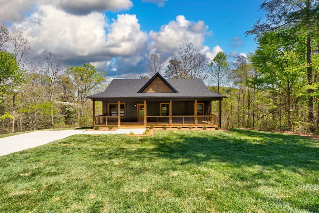 Ellijay, Georgia, 30536, United States, 3 Bedrooms Bedrooms, ,2 BathroomsBathrooms,Residential,For Sale,1944985
