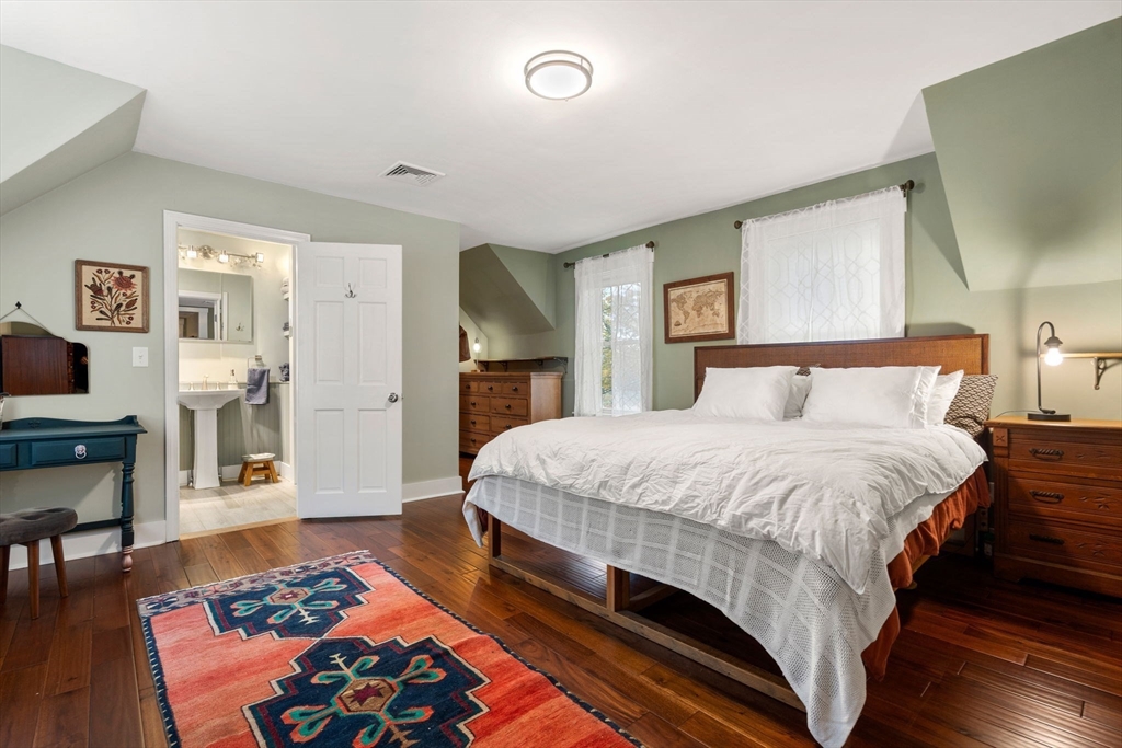 Merrimac, Massachusetts, 01860, United States, 4 Bedrooms Bedrooms, ,2 BathroomsBathrooms,Residential,For Sale,1988348