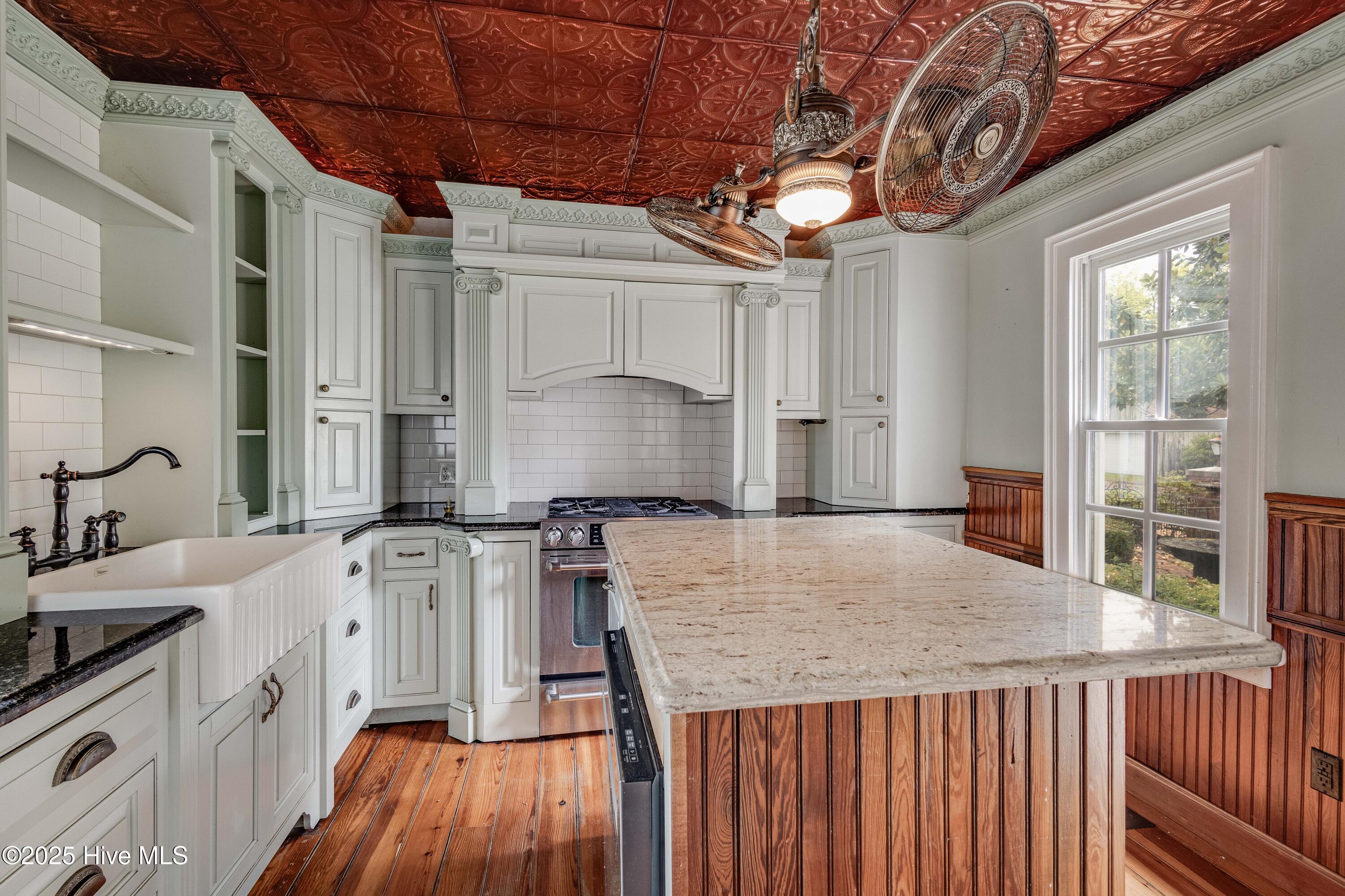 122 S Academy Street, Washington, North Carolina, 27889, United States, 3 Bedrooms Bedrooms, ,4 BathroomsBathrooms,Residential,For Sale,122 S Academy Street,1639244