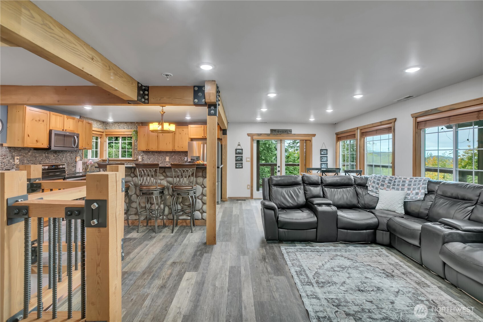 Ravensdale, Washington, 98051, United States, 3 Bedrooms Bedrooms, ,1 BathroomBathrooms,Residential,For Sale,2000526