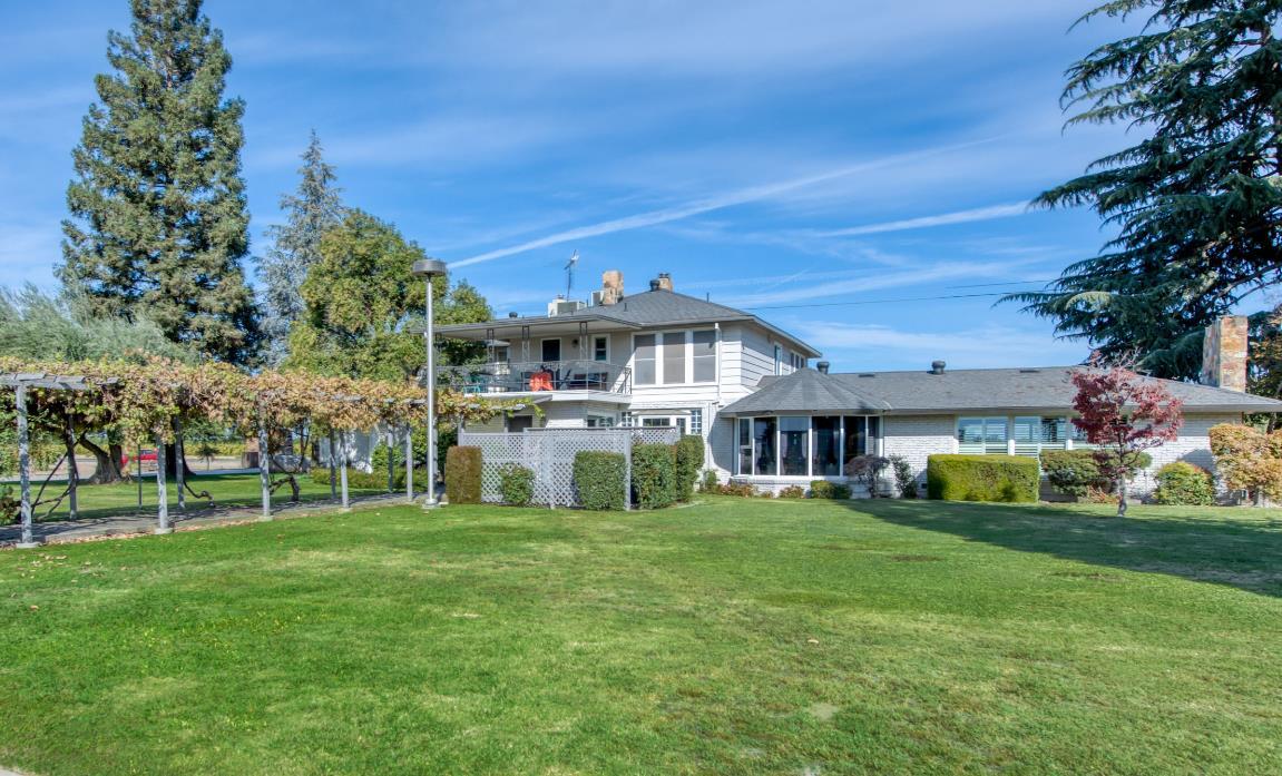 Kerman, California, 93630, United States, 5 Bedrooms Bedrooms, ,3 BathroomsBathrooms,Residential,For Sale,1928392