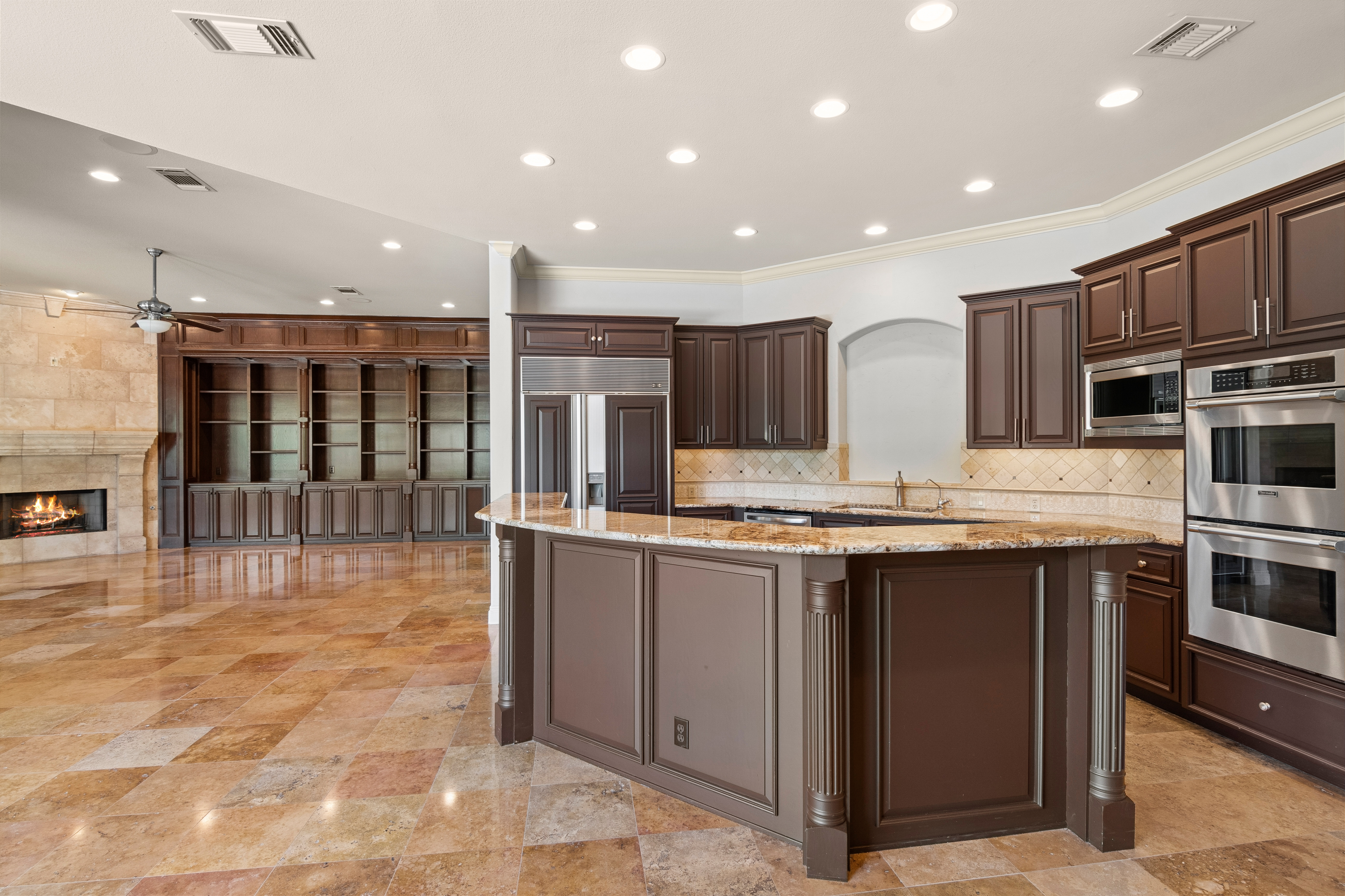  Elevated Living in Bentley Manor - 物件實景