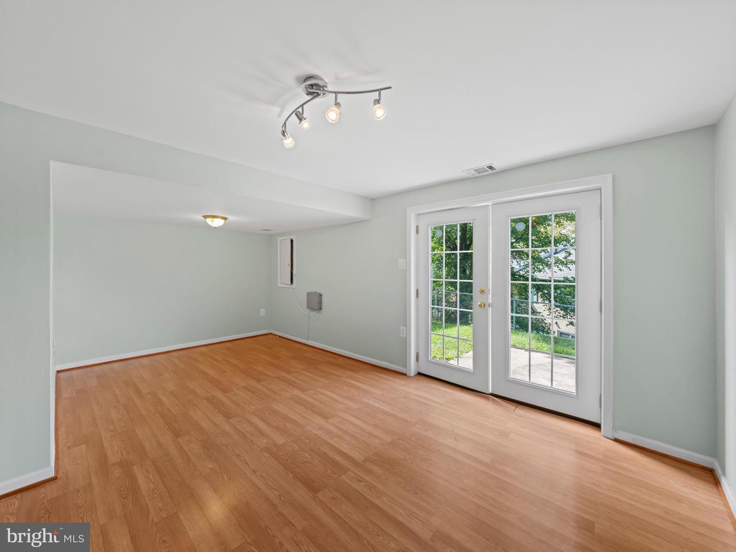 Annandale, Virginia, 22003, United States, 3 Bedrooms Bedrooms, ,4 BathroomsBathrooms,Residential,For Sale,2001924