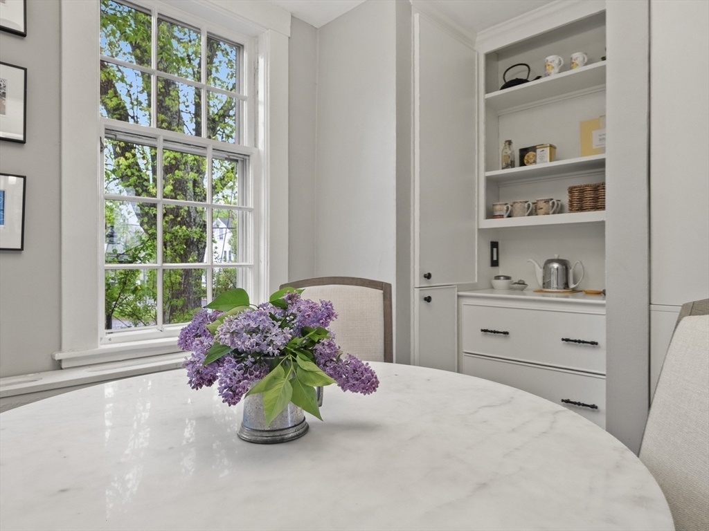 Carlisle, Massachusetts, 01741, United States, 3 Bedrooms Bedrooms, ,4 BathroomsBathrooms,Residential,For Sale,1804776