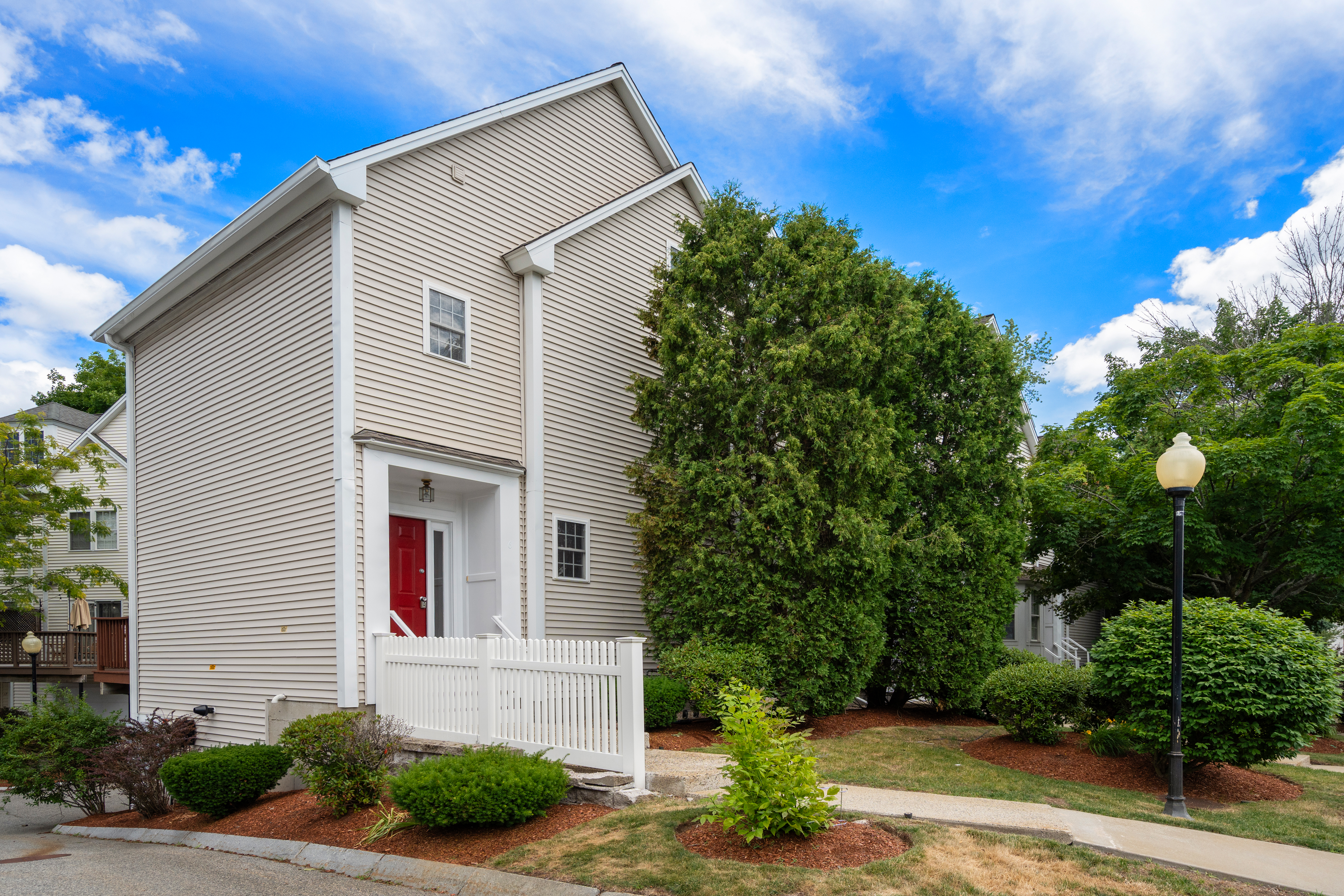  555 Main Street, Unit 6, Woburn, MA 01801 - 物件實景