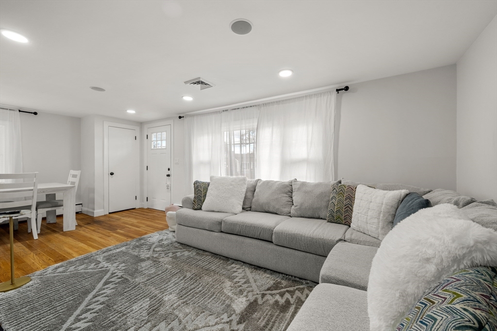 Yarmouth, Massachusetts, 02664, United States, 3 Bedrooms Bedrooms, ,2 BathroomsBathrooms,Residential,For Sale,2002259