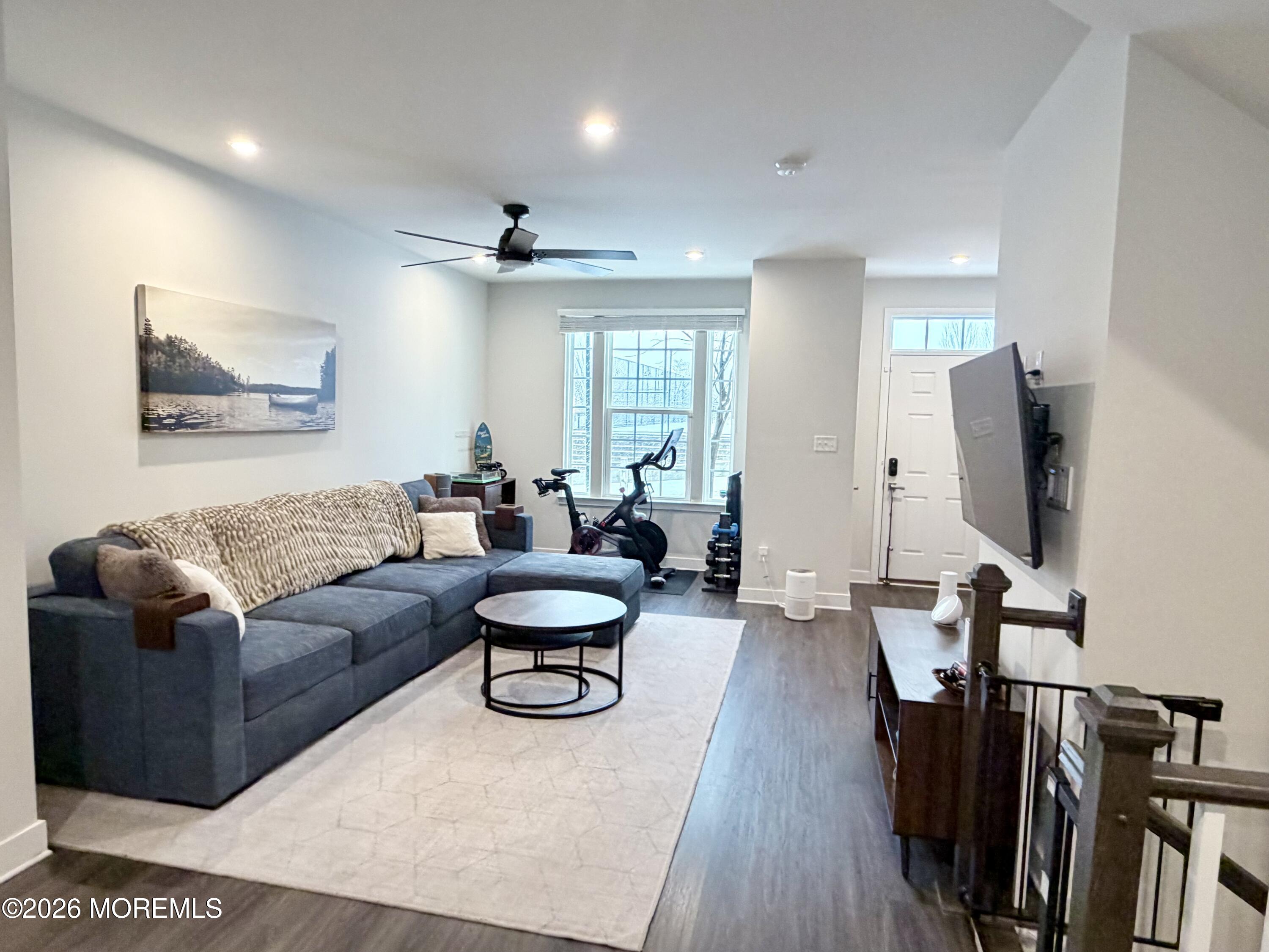 Parlin, New Jersey, 08859, United States, 3 Bedrooms Bedrooms, ,3 BathroomsBathrooms,Residential,For Sale,2010964