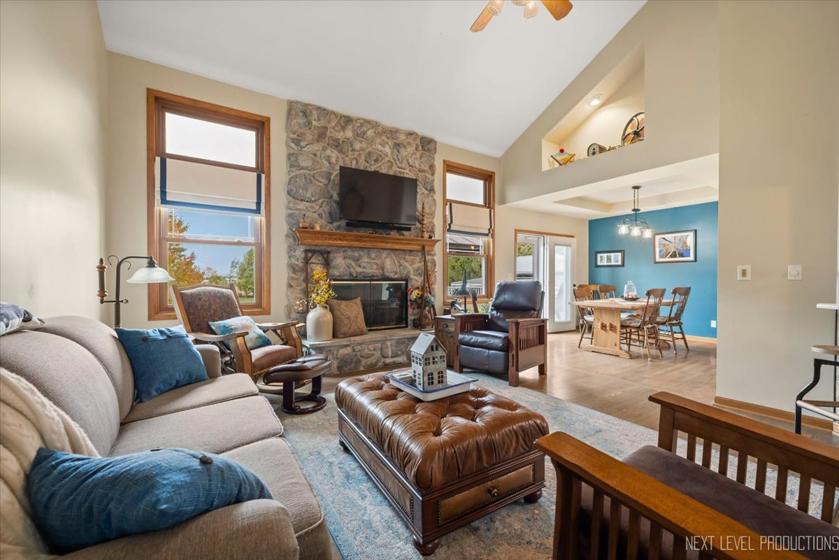 Leland, Illinois, 60531, United States, 3 Bedrooms Bedrooms, ,3 BathroomsBathrooms,Residential,For Sale,1980976