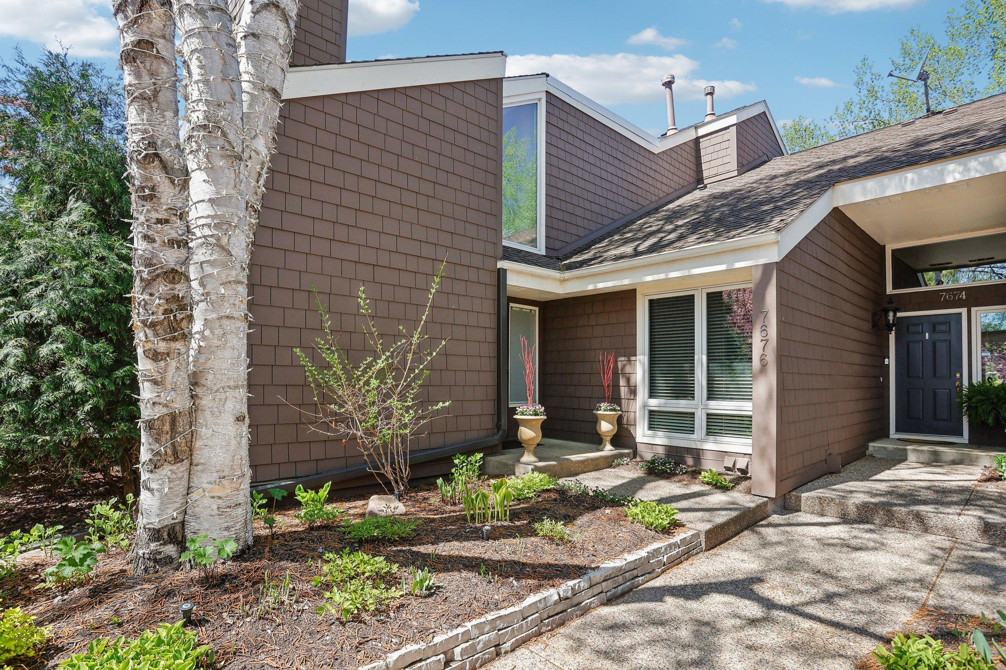 Edina, Minnesota, 55439, United States, 2 Bedrooms Bedrooms, ,3 BathroomsBathrooms,Residential,For Sale,1820089