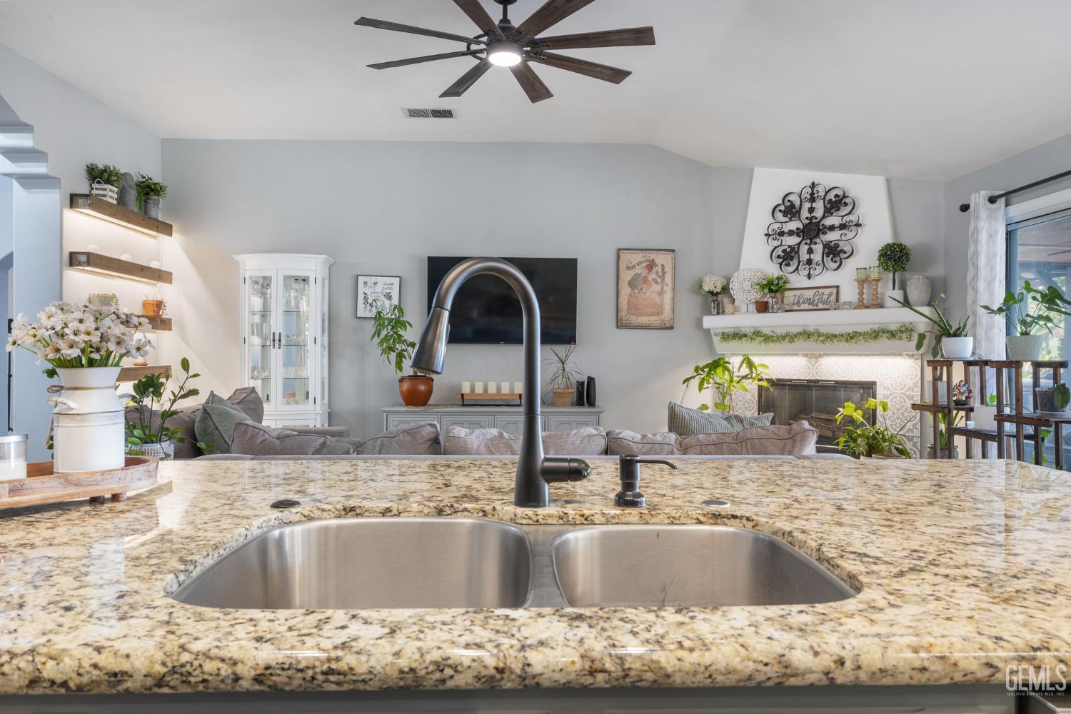 Bakersfield, California, 93312, United States, 4 Bedrooms Bedrooms, ,2 BathroomsBathrooms,Residential,For Sale,1970807