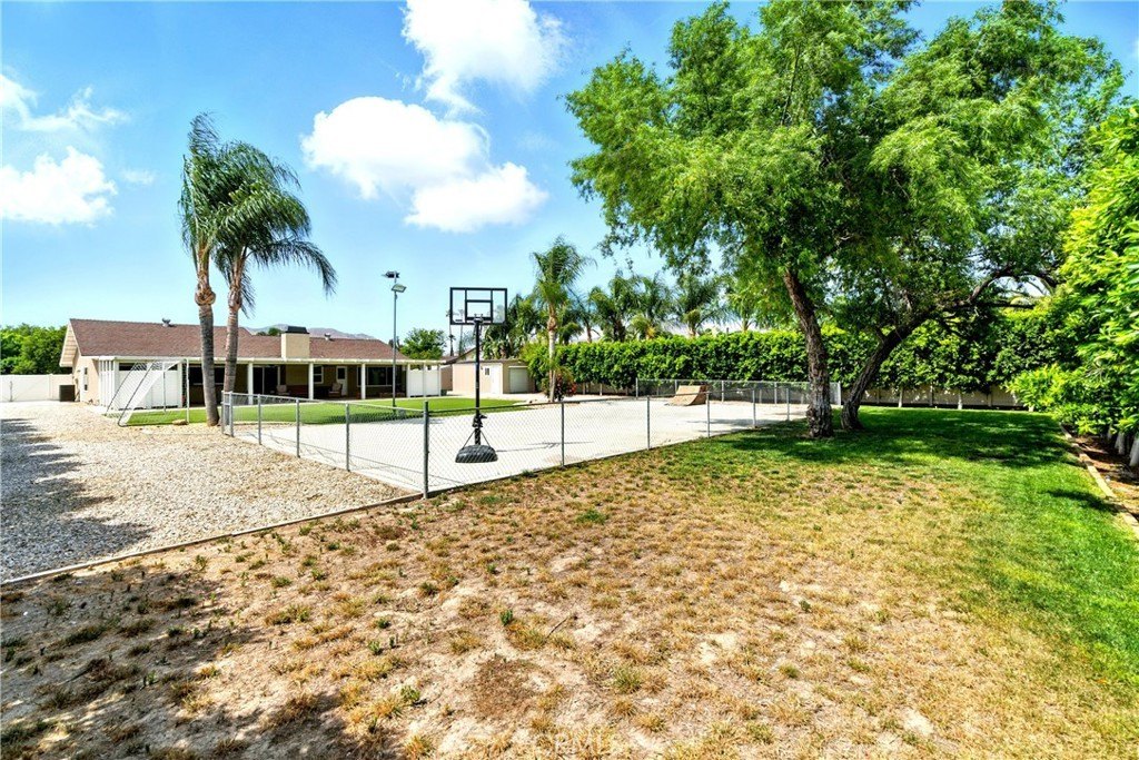 Jurupa Valley, California, 92509, United States, 4 Bedrooms Bedrooms, ,2 BathroomsBathrooms,Residential,For Sale,1873402