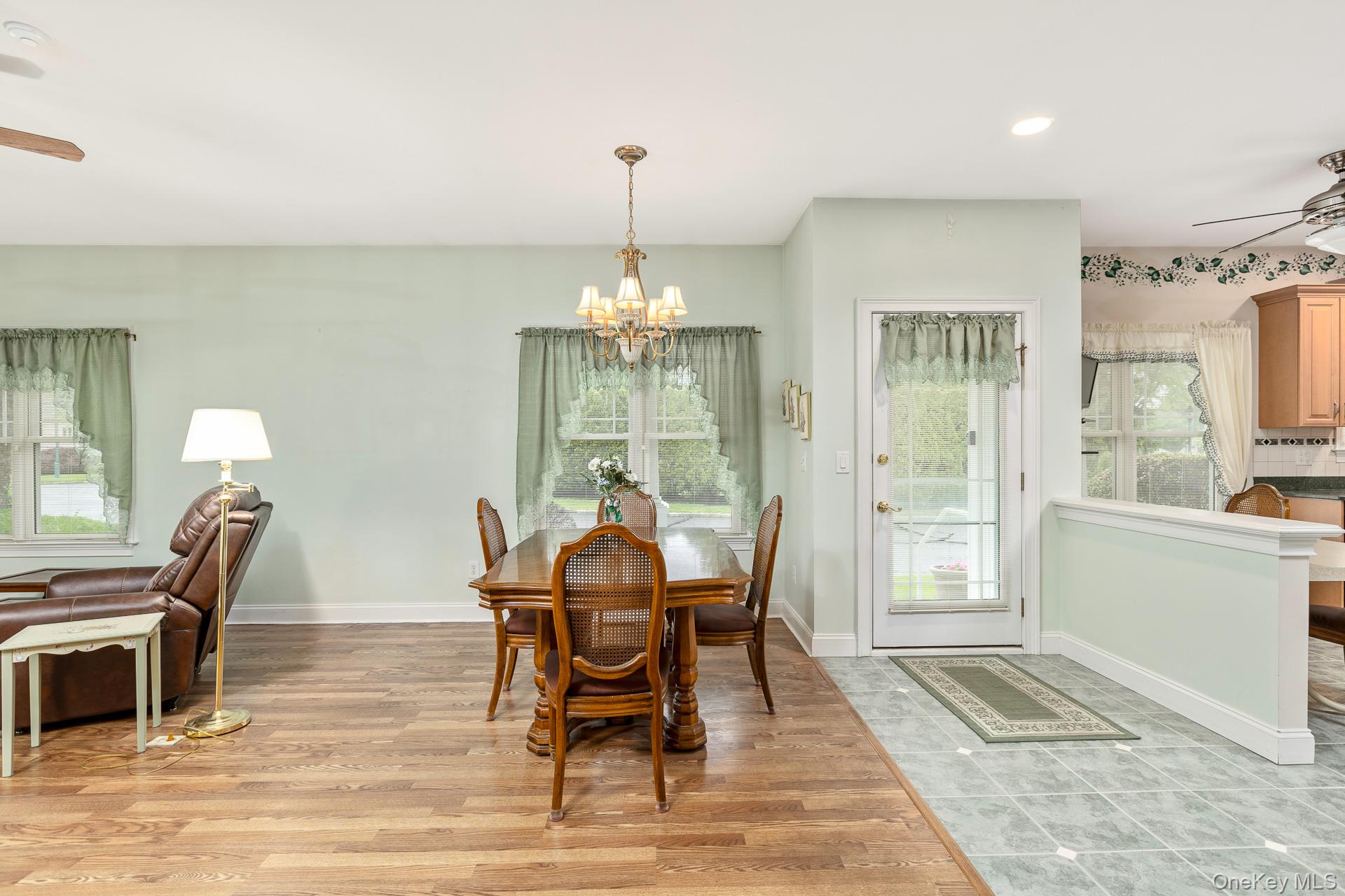  45 Oak Run, Stony Brook, NY, 11790 - 物件實景
