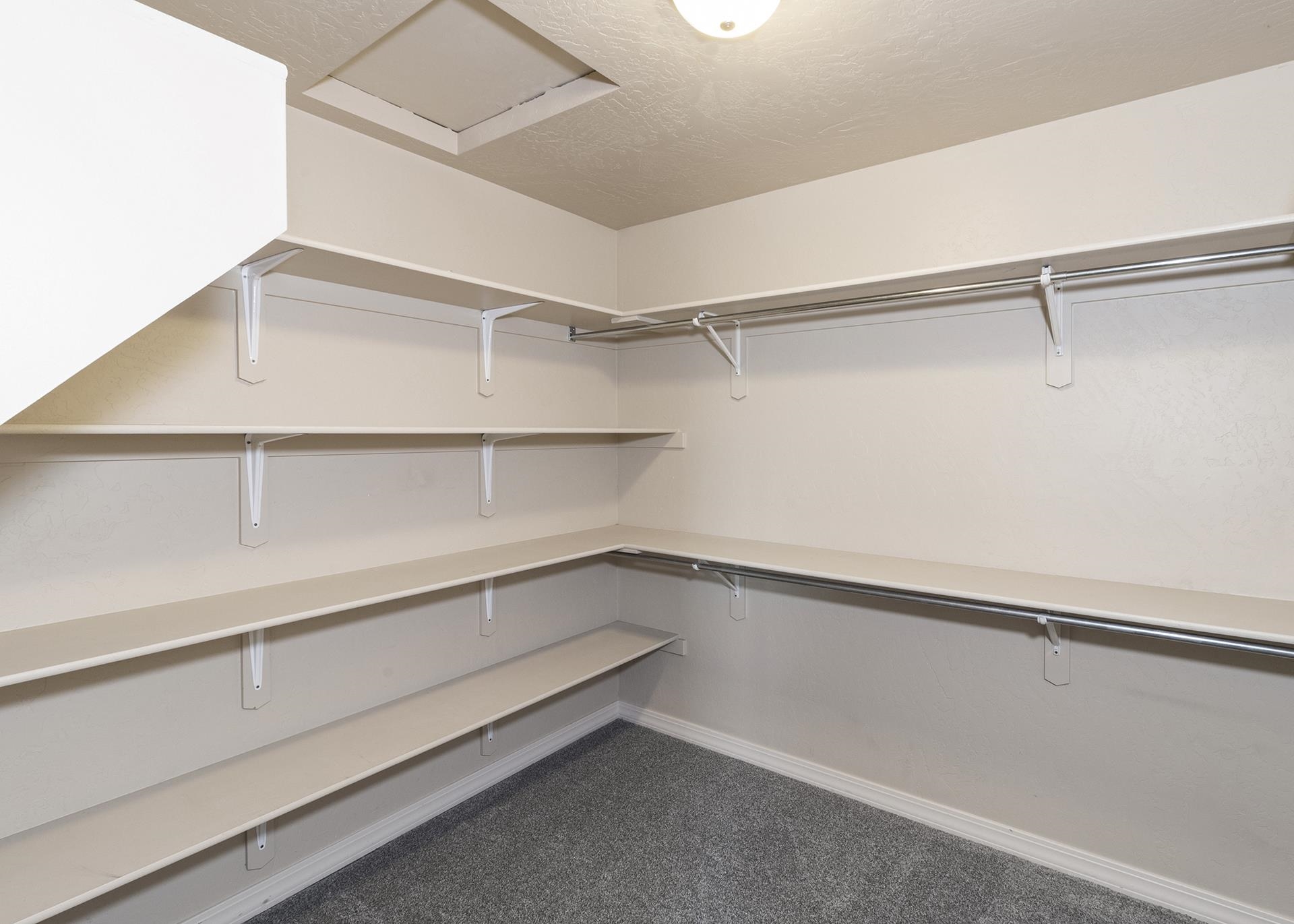 Fruita, Colorado, 81521, United States, 5 Bedrooms Bedrooms, ,3 BathroomsBathrooms,Residential,For Sale,1982065