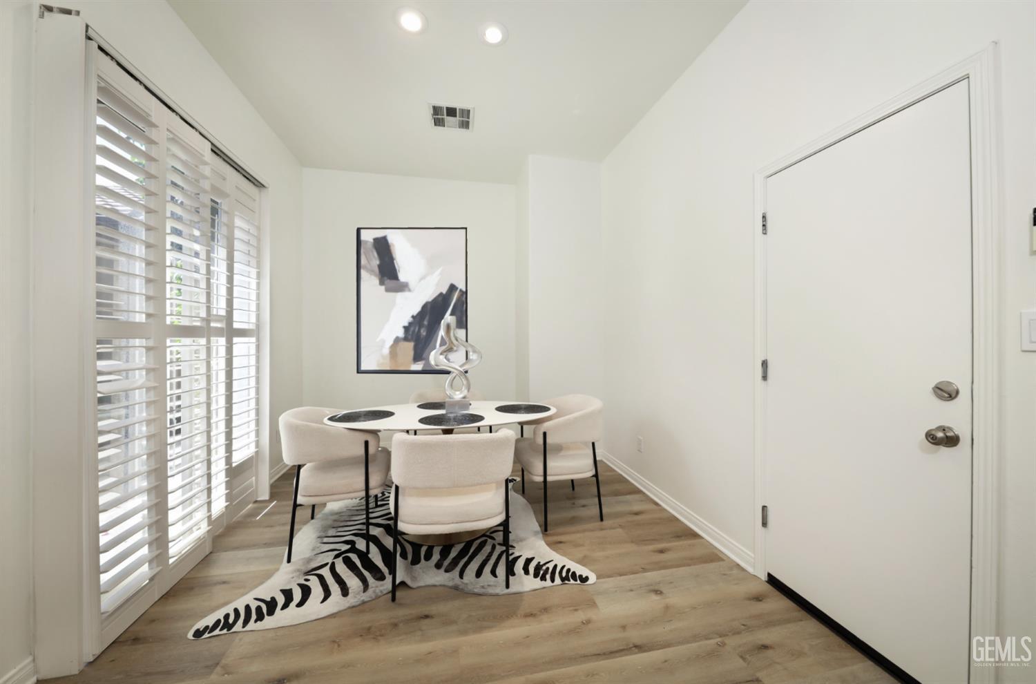 Bakersfield, California, 93312, United States, 3 Bedrooms Bedrooms, ,2 BathroomsBathrooms,Residential,For Sale,1987414