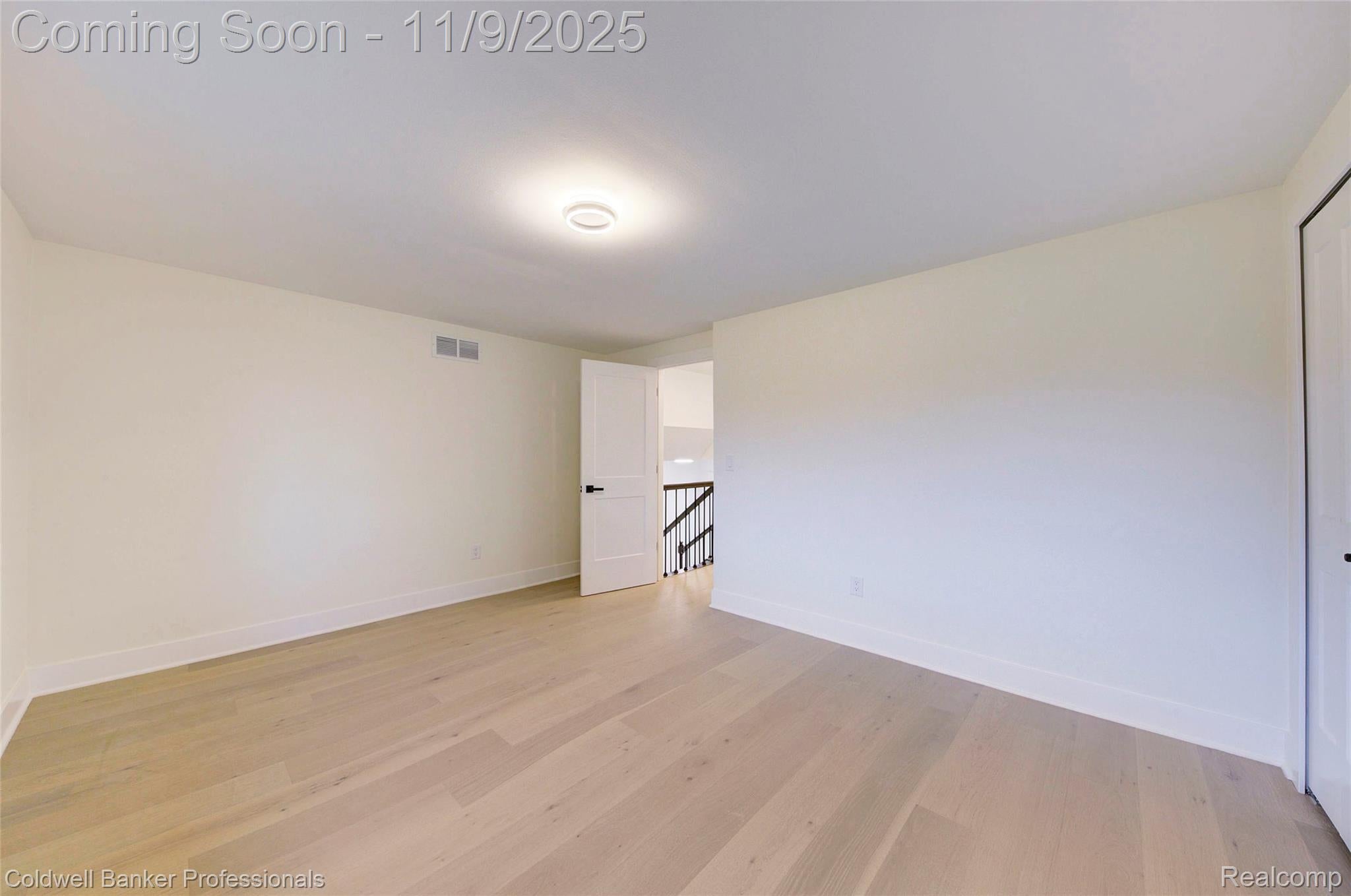 Troy, Michigan, 48085, United States, 4 Bedrooms Bedrooms, ,2 BathroomsBathrooms,Residential,For Sale,1989080