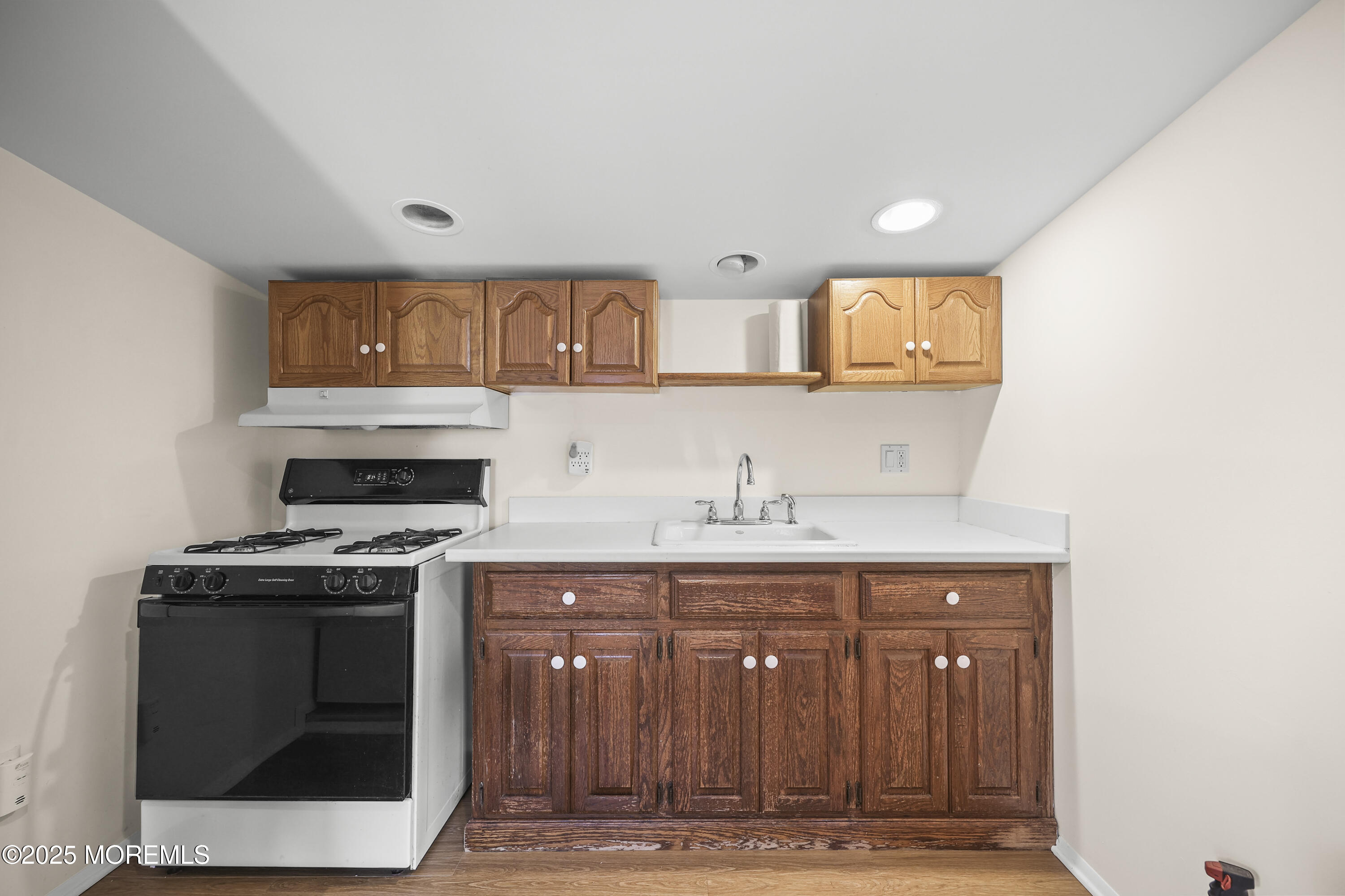 Leonardo, New Jersey, 07737, United States, 4 Bedrooms Bedrooms, ,3 BathroomsBathrooms,Residential,For Sale,2001705