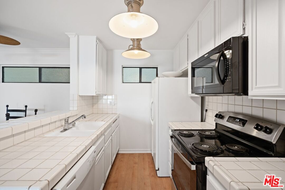 Malibu, California, 90265, United States, 1 Bedroom Bedrooms, ,1 BathroomBathrooms,Residential,For Sale,1840451