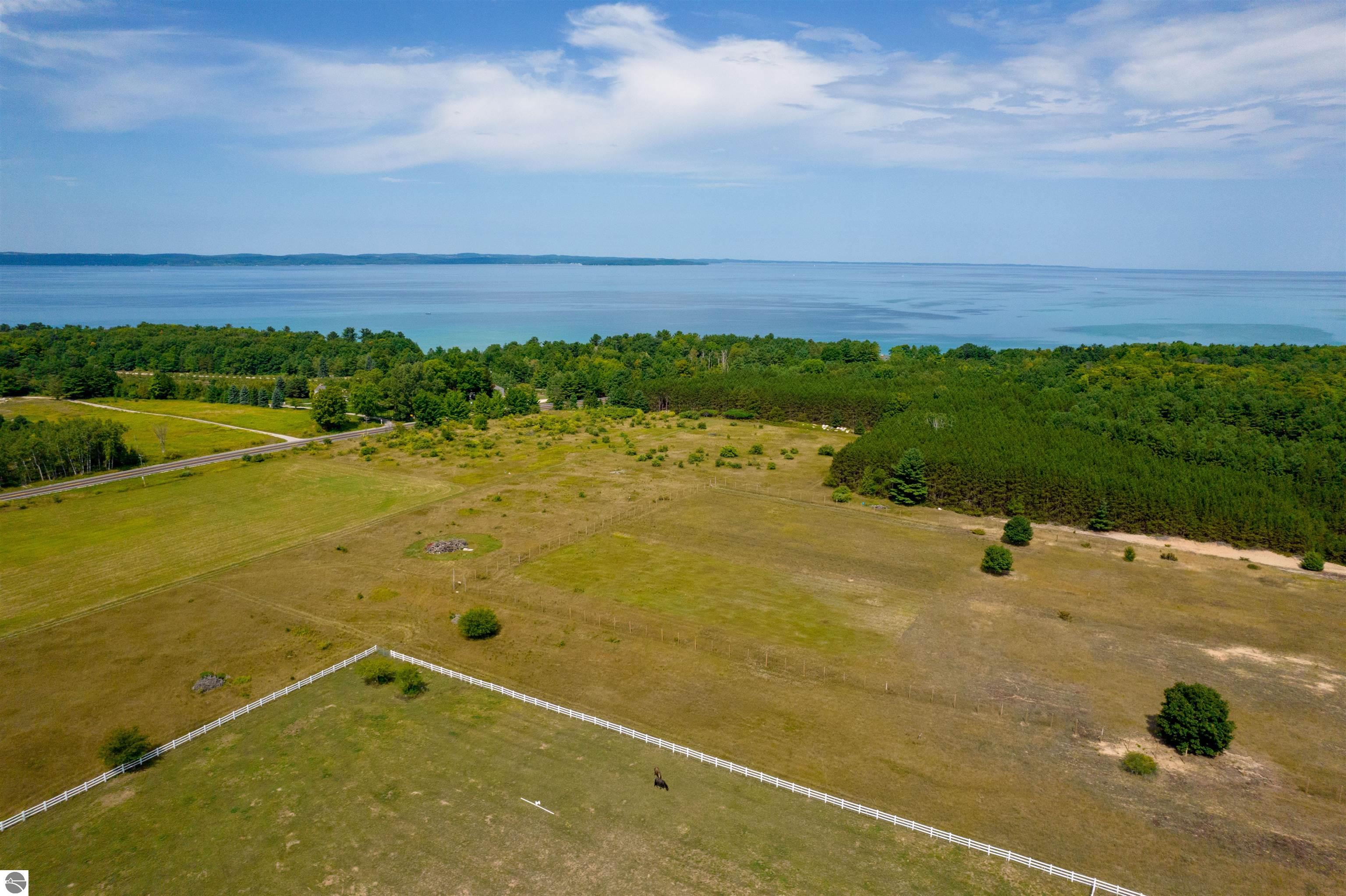 Traverse City, Michigan, 49686, United States, 3 Bedrooms Bedrooms, ,2 BathroomsBathrooms,Residential,For Sale,1819193