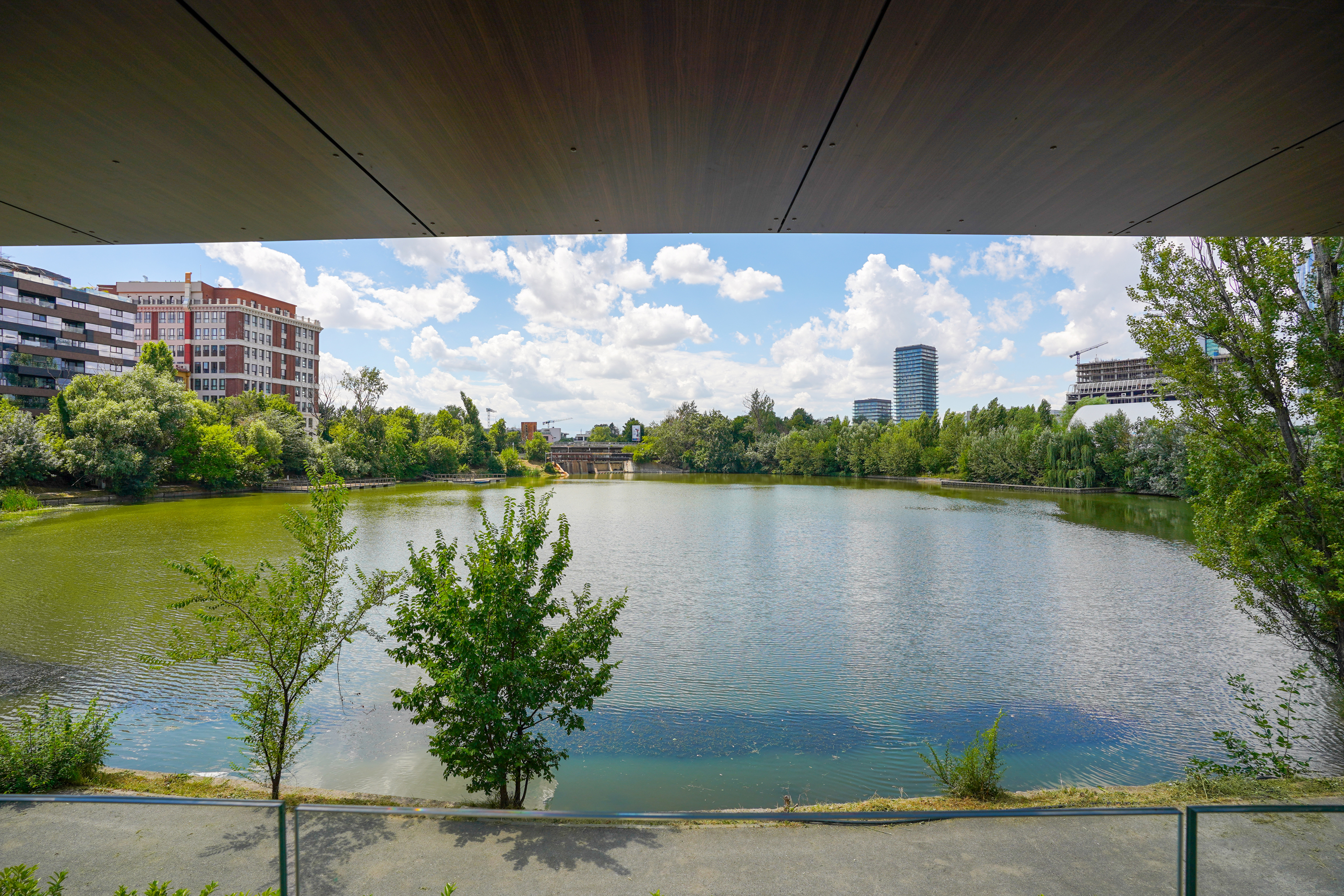  Seven-Room Waterfront Apartment Directly at Lake Level on Lake Floreasca - 物件實景