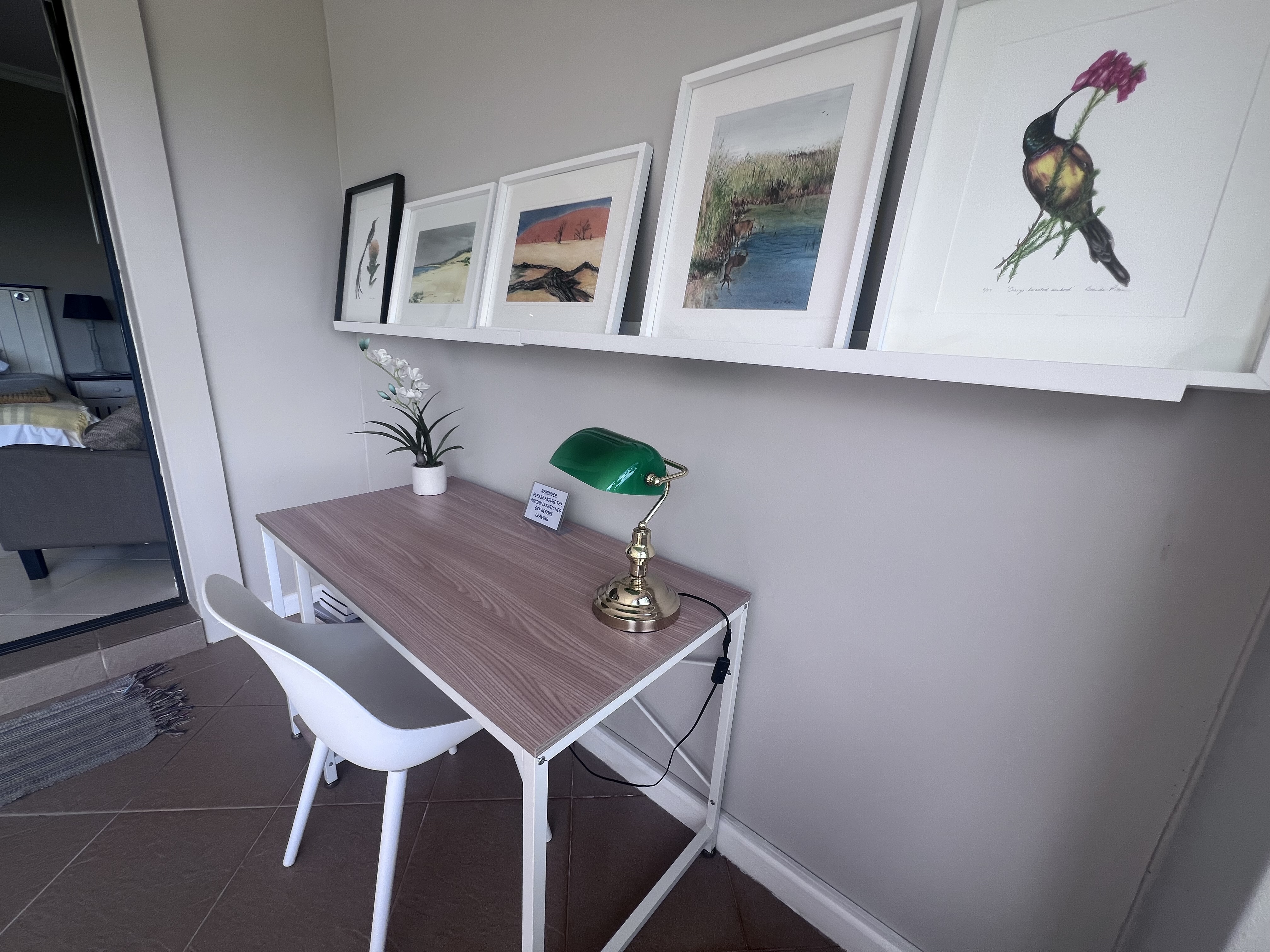  Meticulously maintained home with thoughtfully curated living spaces - 物件實景