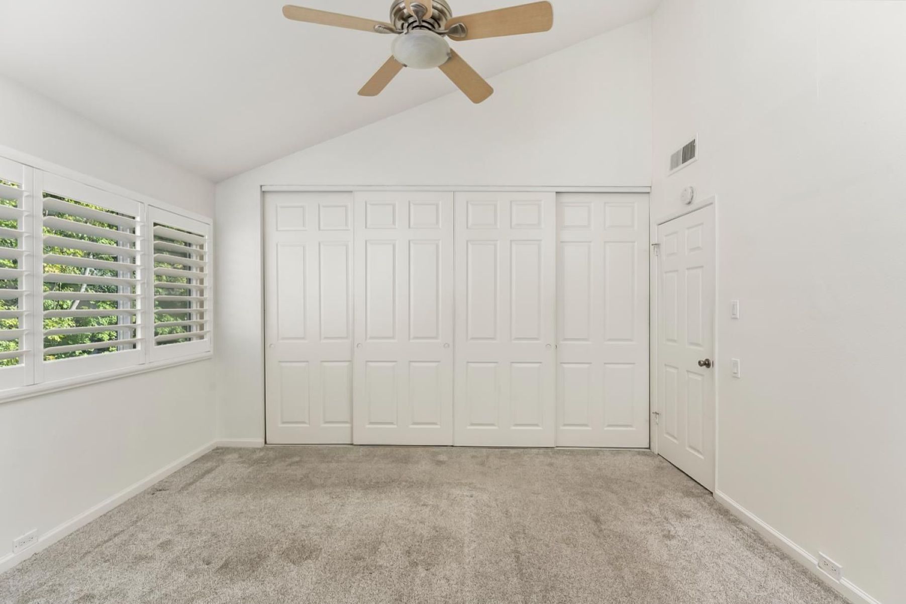  709 Woodside Lane East #2, Sacramento, CA 95825 - 物件實景