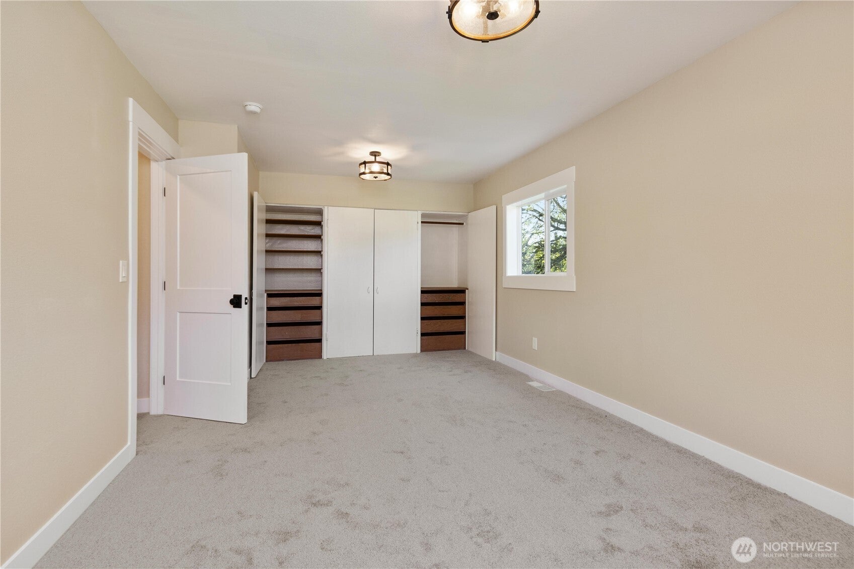 Lake Stevens, Washington, 98258, United States, 5 Bedrooms Bedrooms, ,2 BathroomsBathrooms,Residential,For Sale,1792678