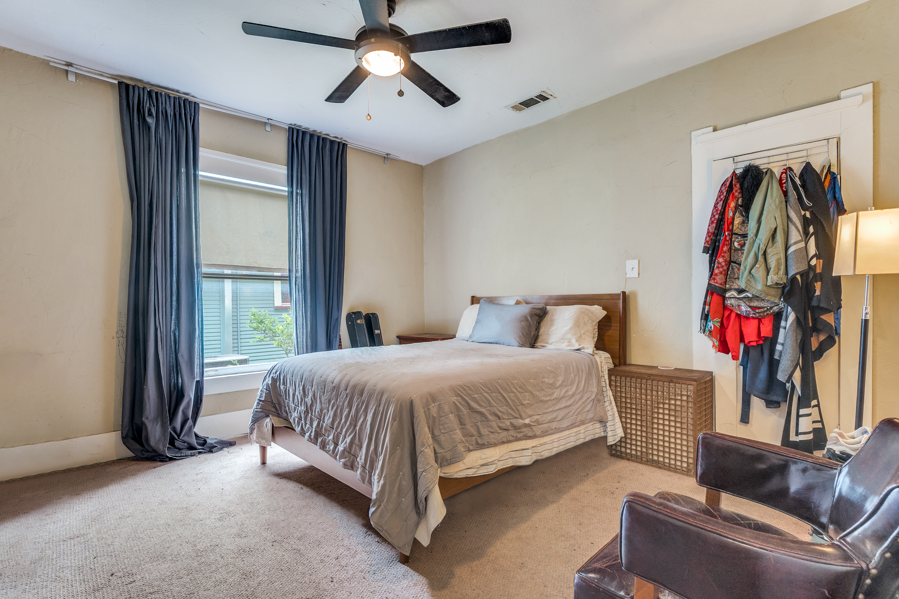  Value Opportunity in Winnetka Heights - 物件實景