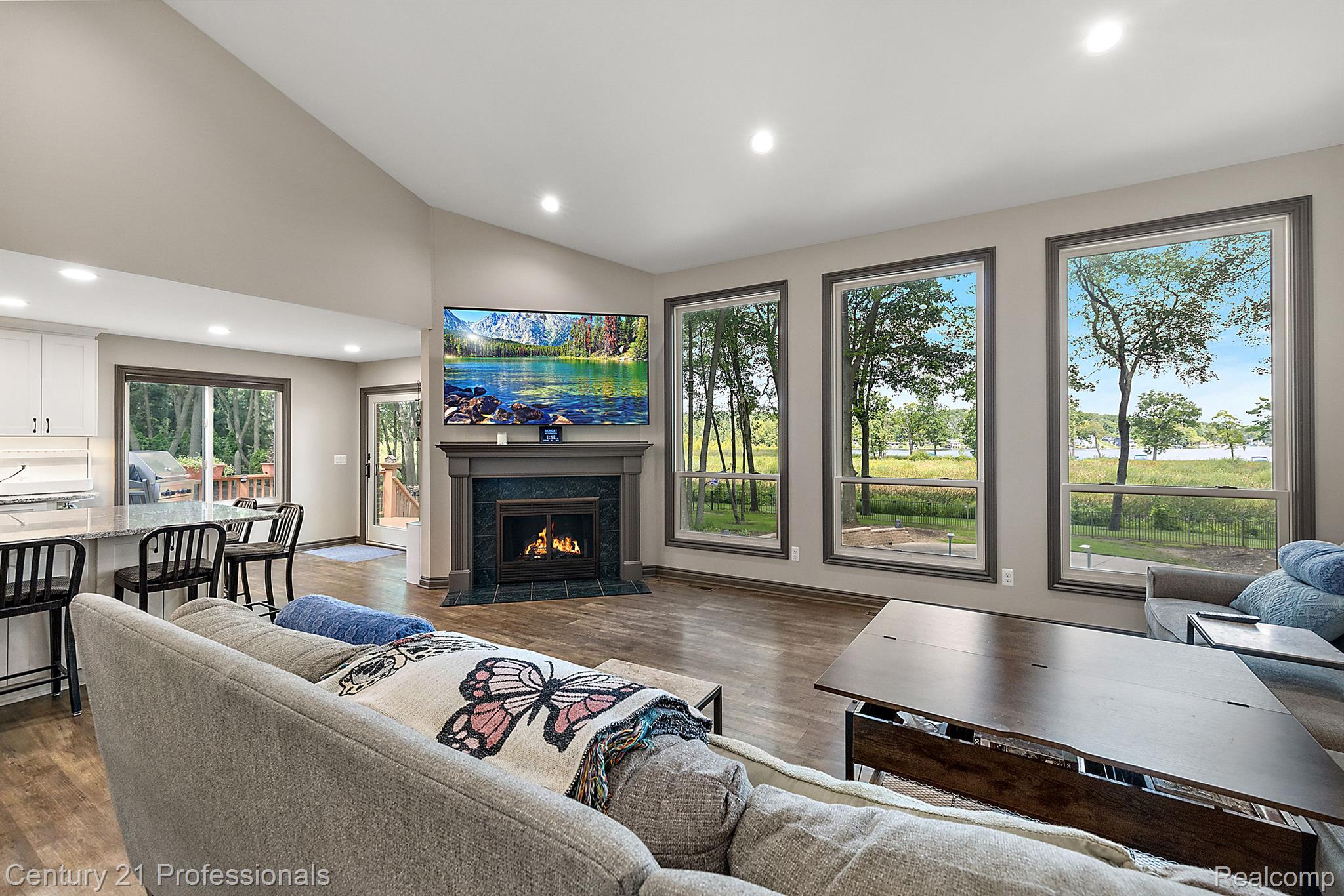 Davisburg, Michigan, 48350, United States, 5 Bedrooms Bedrooms, ,4 BathroomsBathrooms,Residential,For Sale,1978362