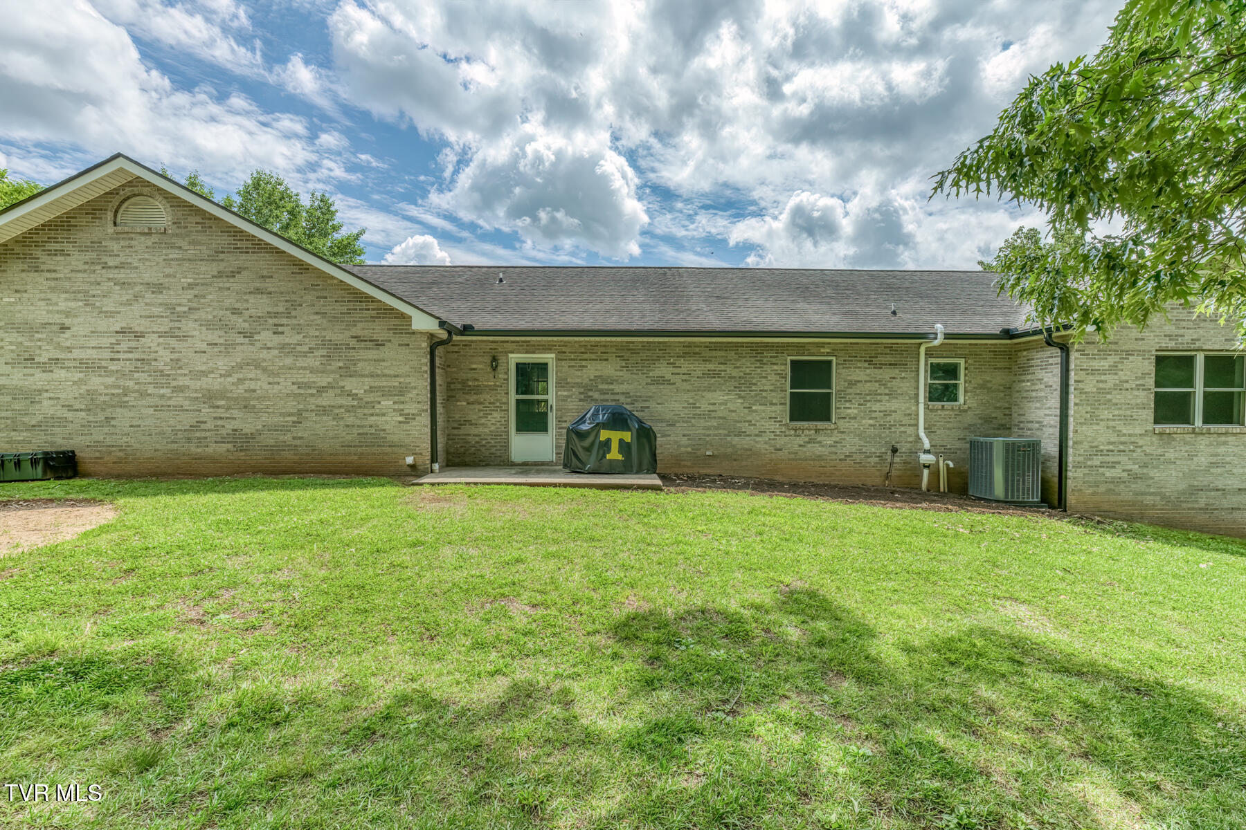 Afton, Tennessee, 37616, United States, 5 Bedrooms Bedrooms, ,3 BathroomsBathrooms,Residential,For Sale,2048467