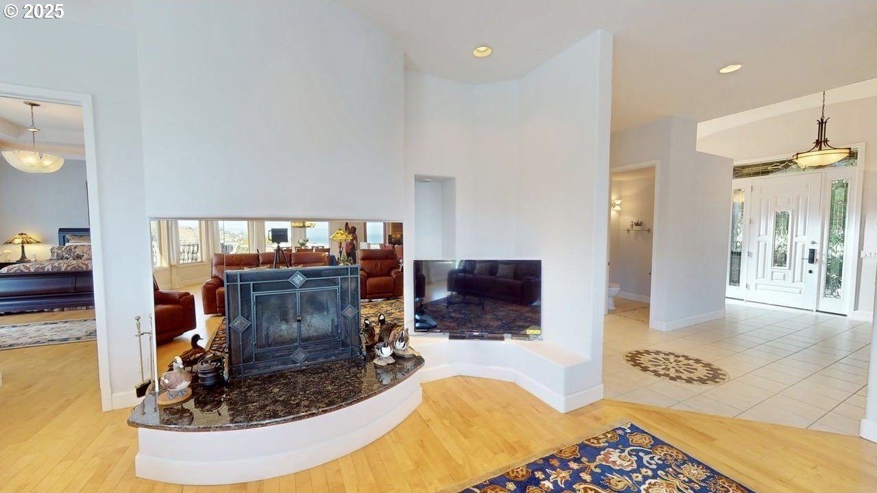 Gold Beach, Oregon, 97444, United States, 3 Bedrooms Bedrooms, ,5 BathroomsBathrooms,Residential,For Sale,1974377