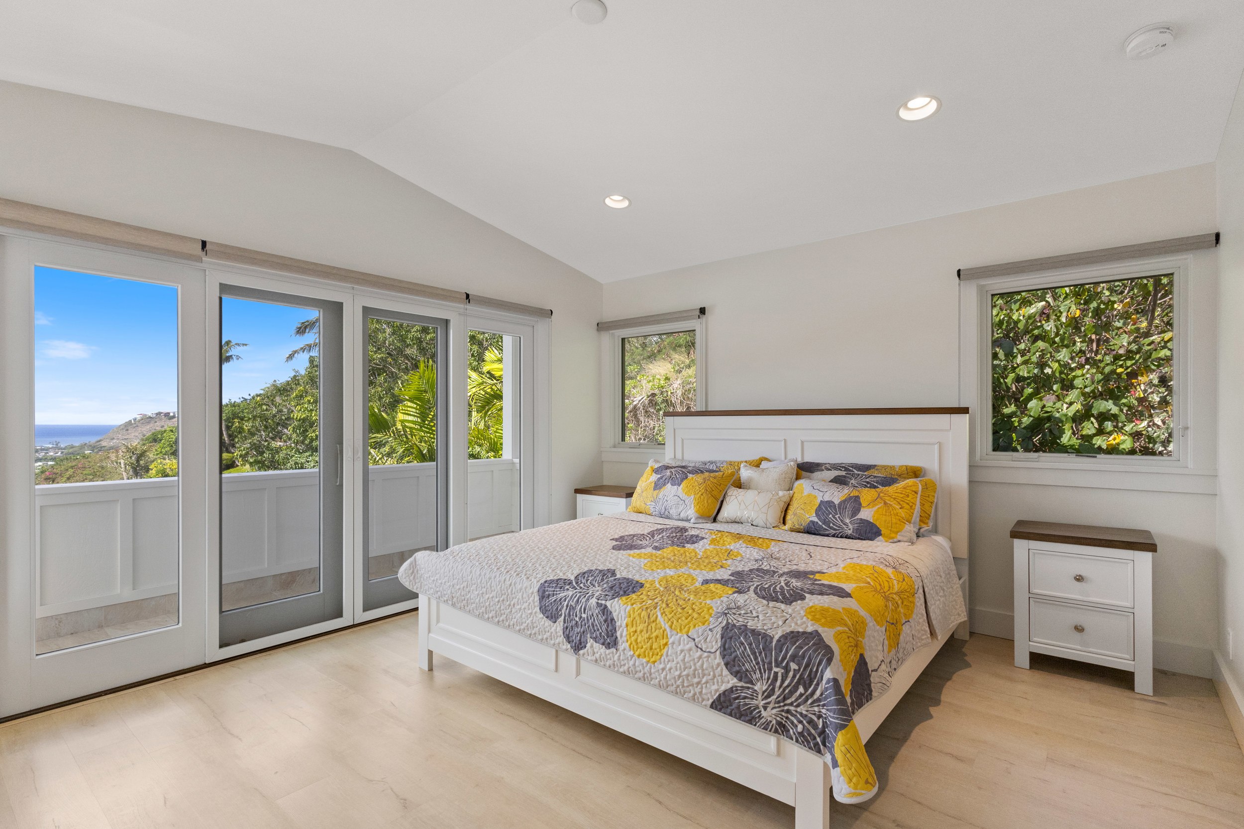 Honolulu, Hawaii, 96821, United States, 3 Bedrooms Bedrooms, ,3 BathroomsBathrooms,Residential,For Sale,1975355