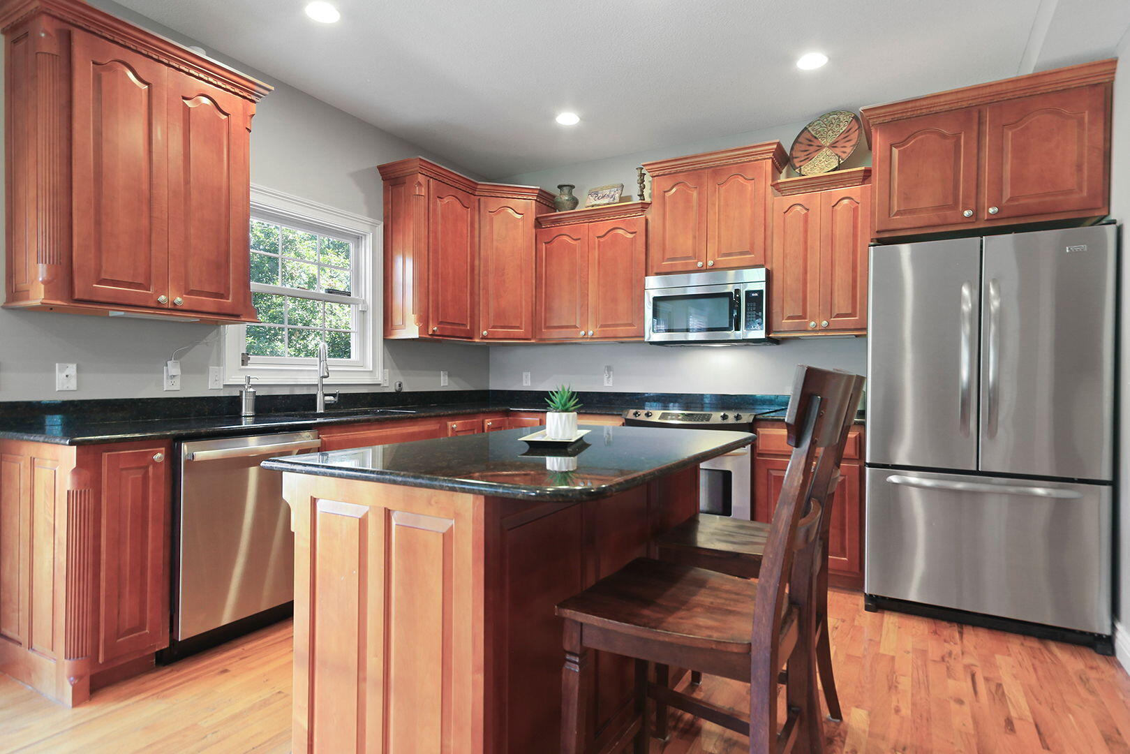 COLUMBIA, Missouri, 65203, United States, 5 Bedrooms Bedrooms, ,4 BathroomsBathrooms,Residential,For Sale,1983136