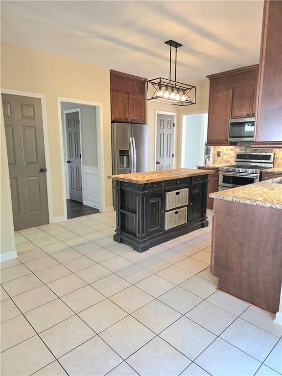 Suwanee, Georgia, 30024, United States, 5 Bedrooms Bedrooms, ,4 BathroomsBathrooms,Residential,For Sale,2005954