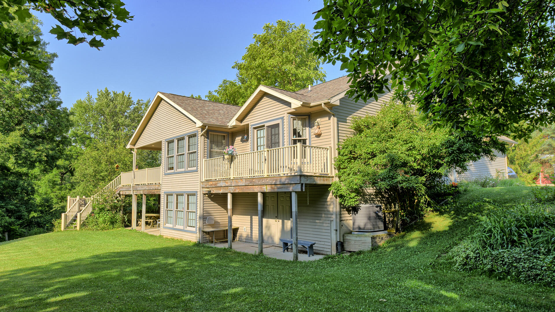 Portland, Michigan, 48875, United States, 5 Bedrooms Bedrooms, ,4 BathroomsBathrooms,Residential,For Sale,1928333