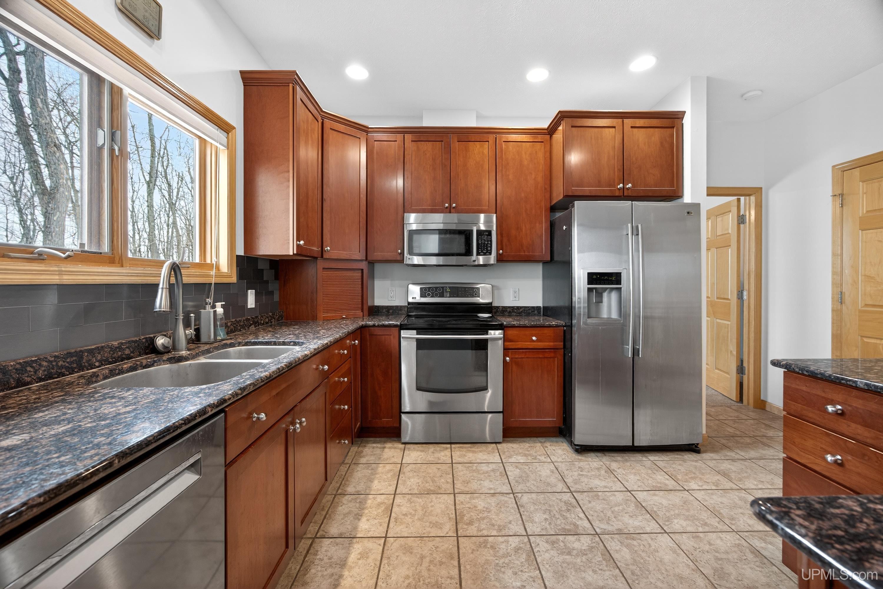 Houghton, Michigan, 49931, United States, 3 Bedrooms Bedrooms, ,4 BathroomsBathrooms,Residential,For Sale,2029605