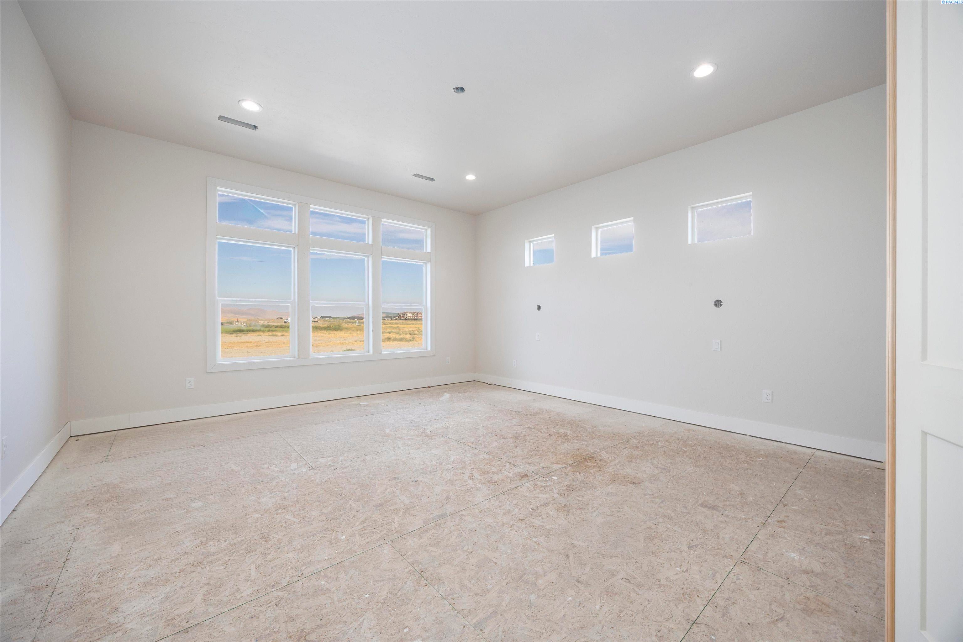 Kennewick, Washington, 99338, United States, 4 Bedrooms Bedrooms, ,3 BathroomsBathrooms,Residential,For Sale,1835478