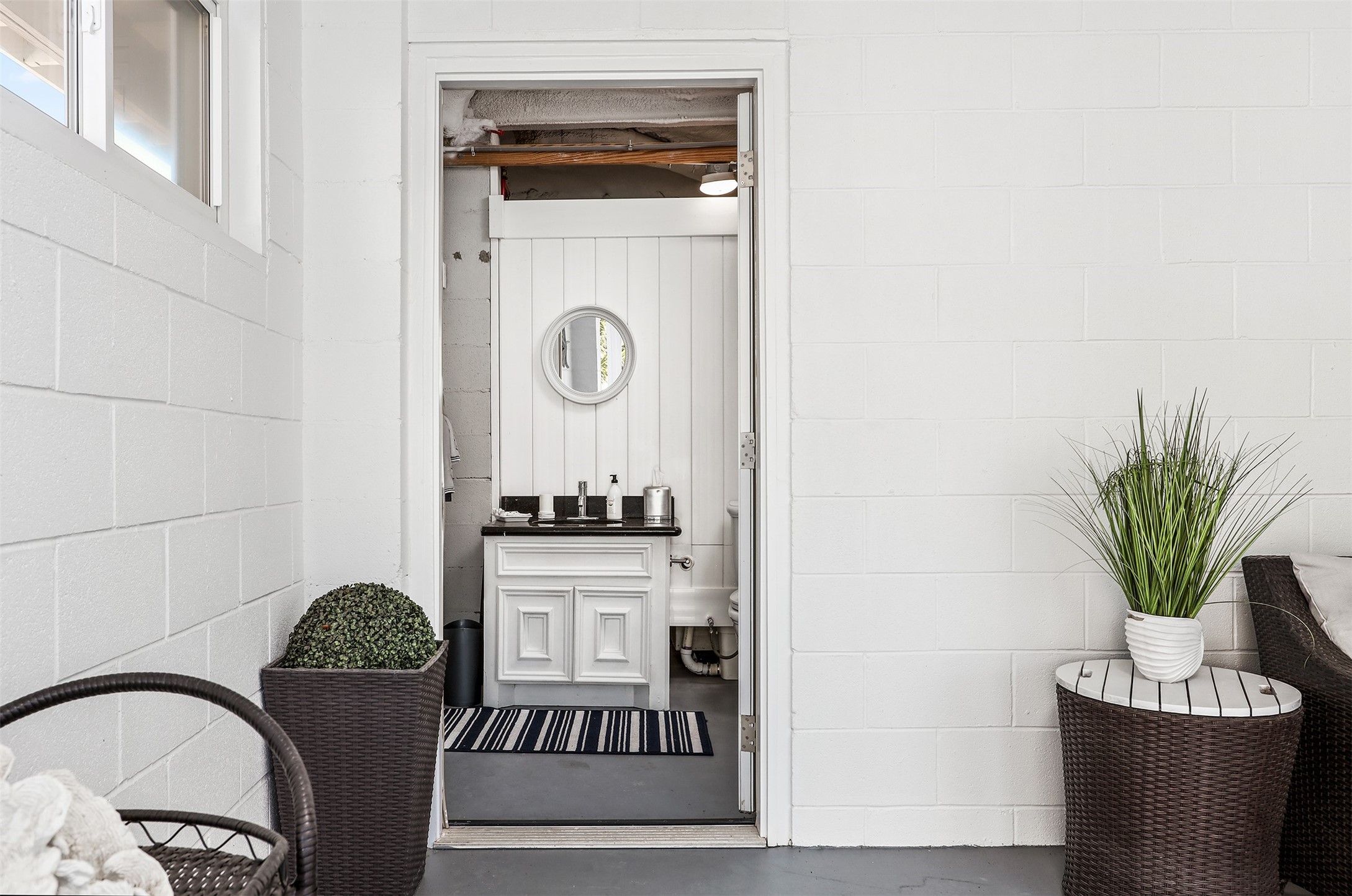 Nassau Bay, Texas, 77058, United States, 5 Bedrooms Bedrooms, ,5 BathroomsBathrooms,Residential,For Sale,1988330