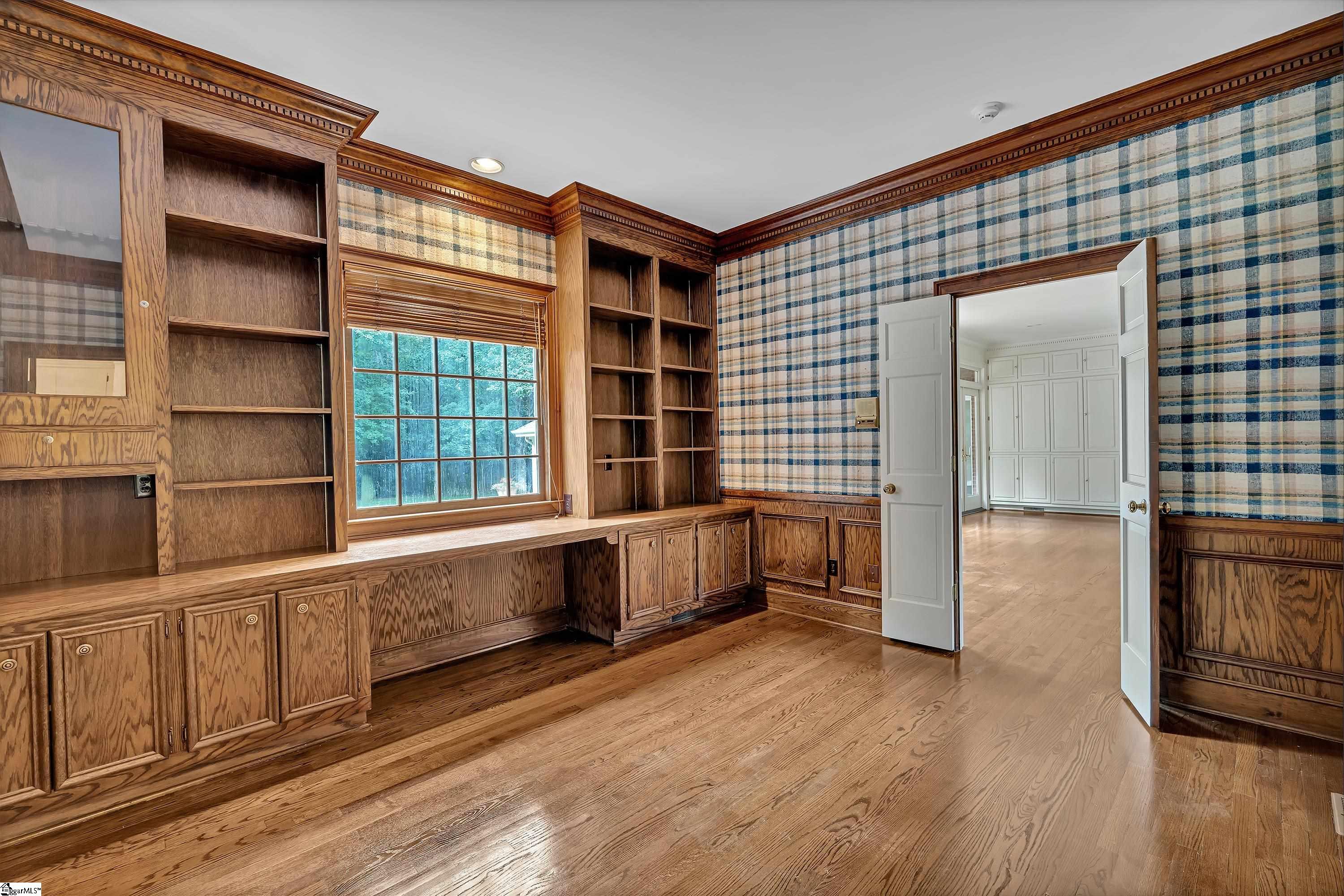 Greenville, South Carolina, 29607, United States, 6 Bedrooms Bedrooms, ,5 BathroomsBathrooms,Residential,For Sale,1901352