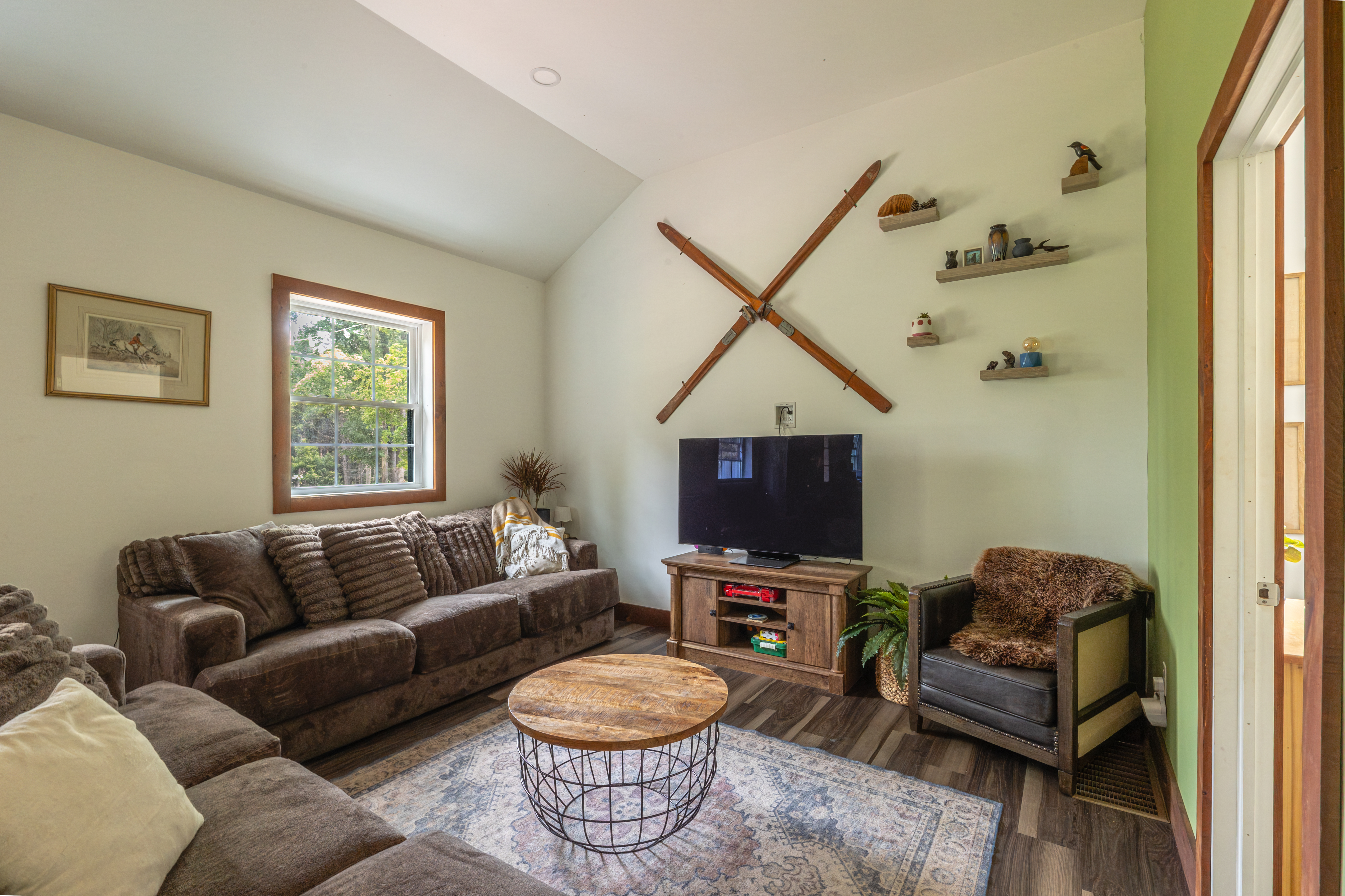  New-Construction Craftsman Contemporary with Hiking at Your Fingertips - 物件實景