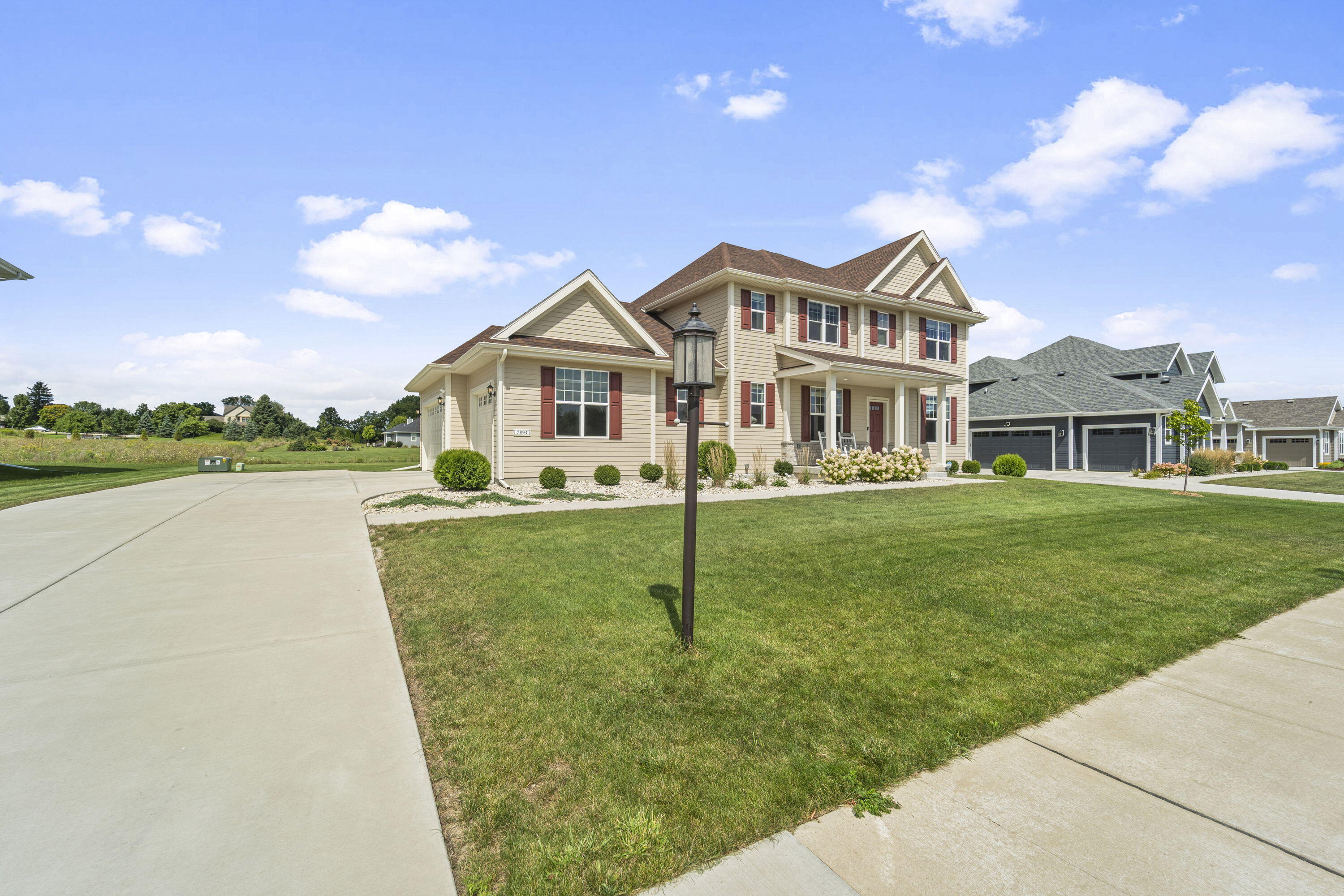 Mequon, Wisconsin, 53097, United States, 5 Bedrooms Bedrooms, ,4 BathroomsBathrooms,Residential,For Sale,1932349