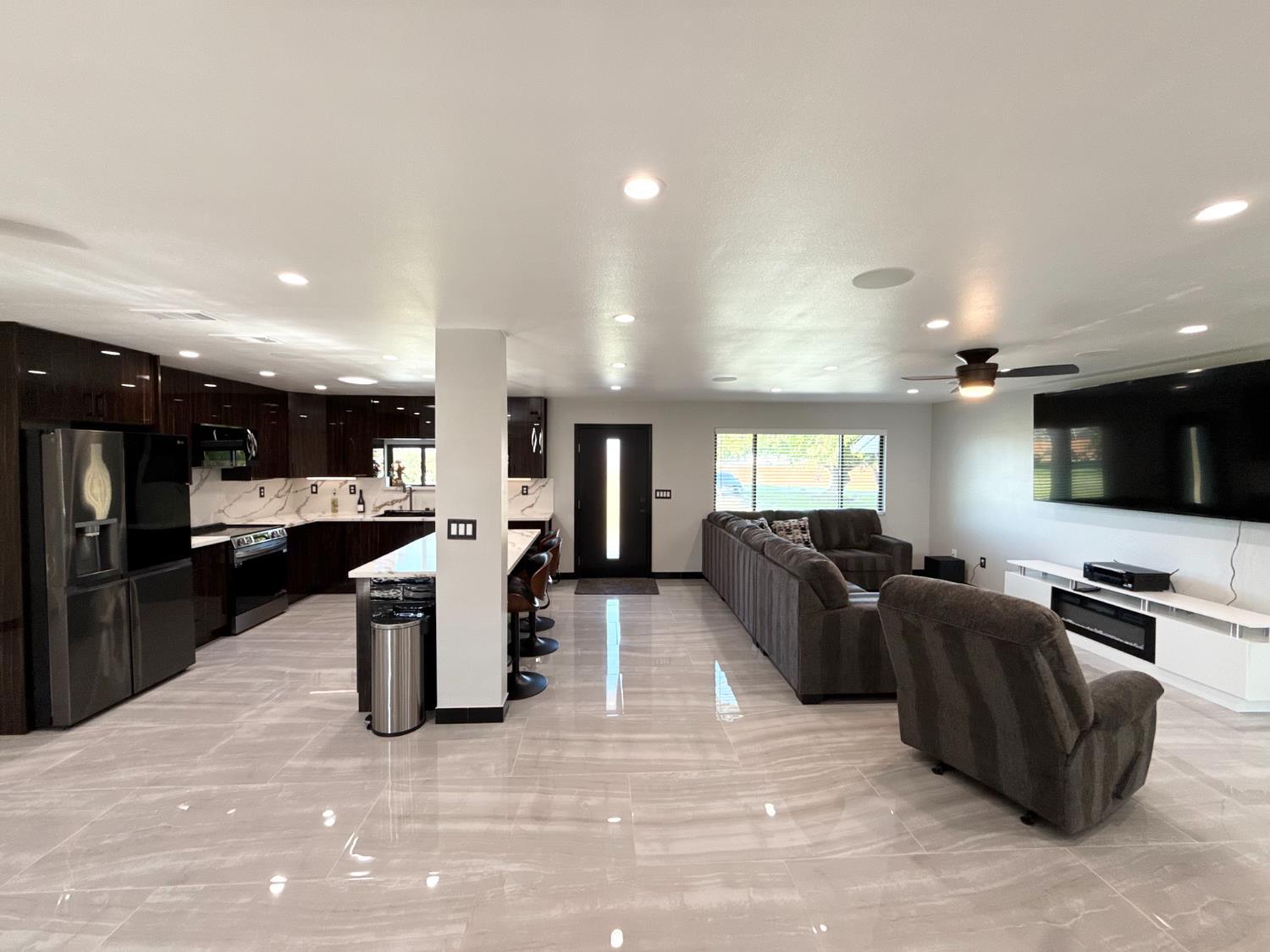 Chowchilla, California, 93610, United States, 3 Bedrooms Bedrooms, ,2 BathroomsBathrooms,Residential,For Sale,1993828