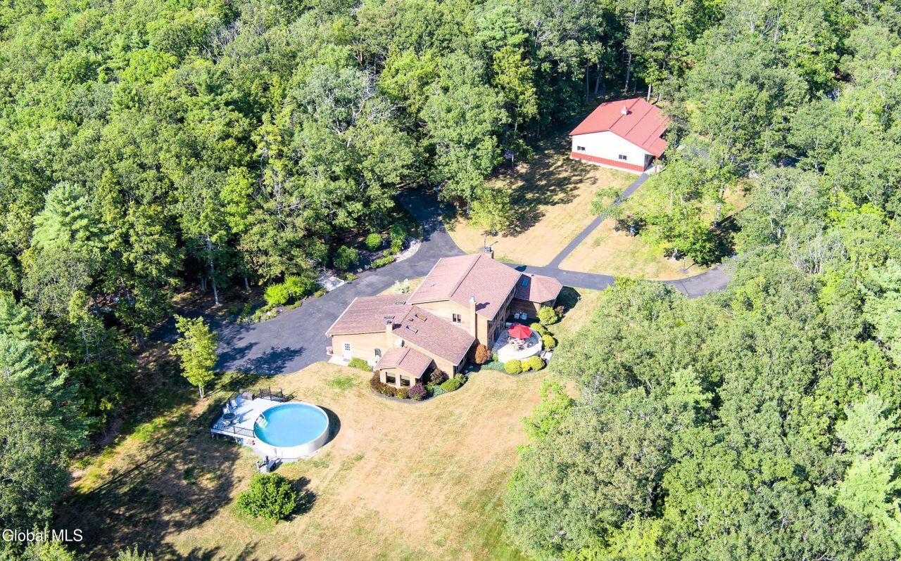 Coeymans Hollow, New York, 12046, United States, 4 Bedrooms Bedrooms, ,3 BathroomsBathrooms,Residential,For Sale,1907699