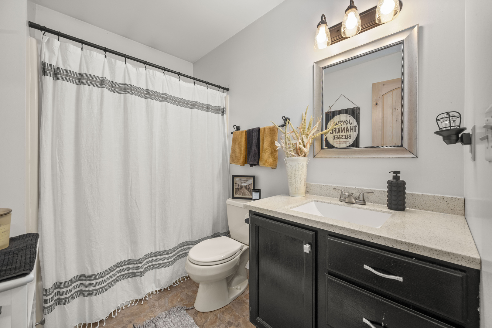 Sycamore, Illinois, 60178, United States, 4 Bedrooms Bedrooms, ,4 BathroomsBathrooms,Residential,For Sale,1999844