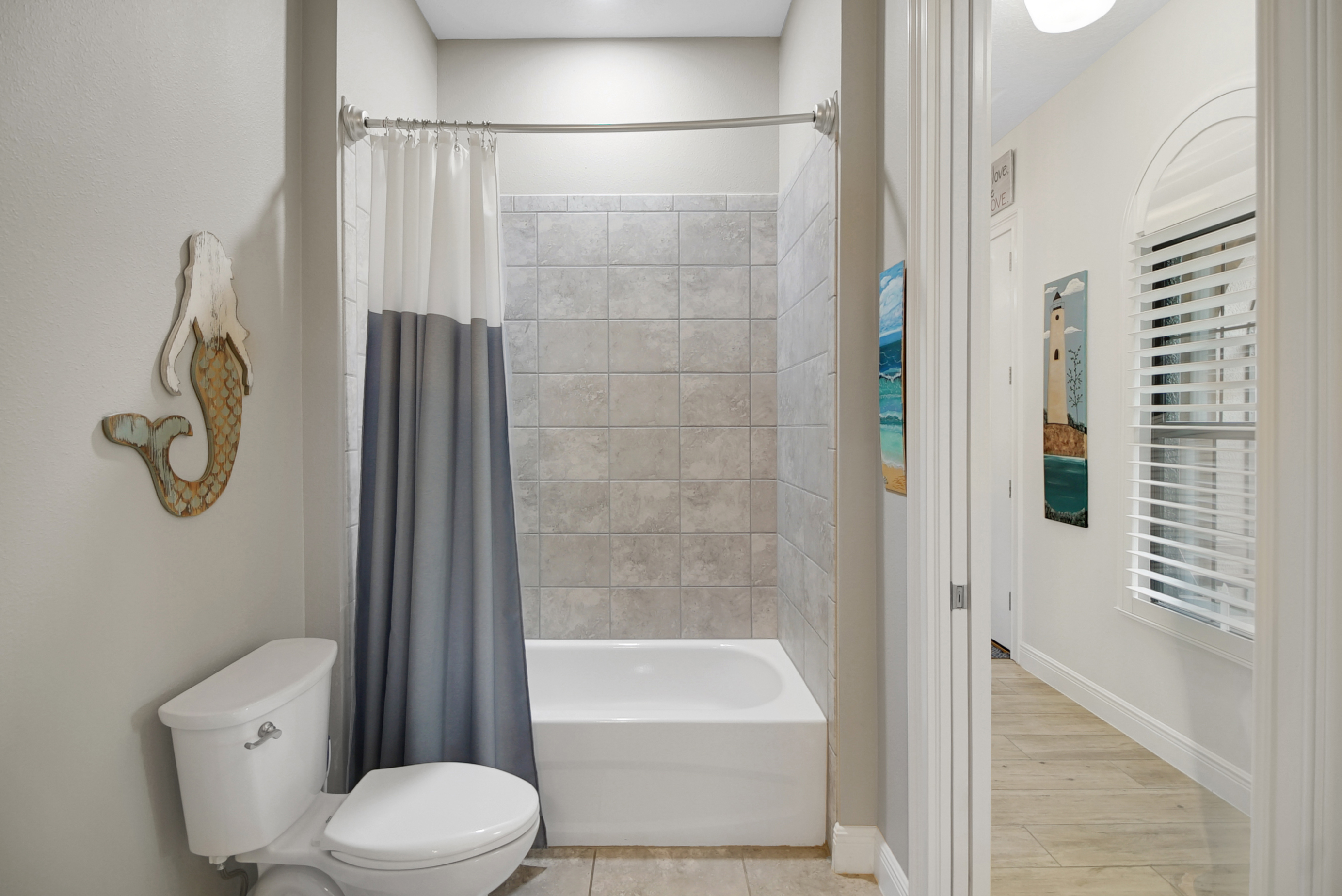 Lady Lake, Florida, 32159, United States, 4 Bedrooms Bedrooms, ,3 BathroomsBathrooms,Residential,For Sale,2005664