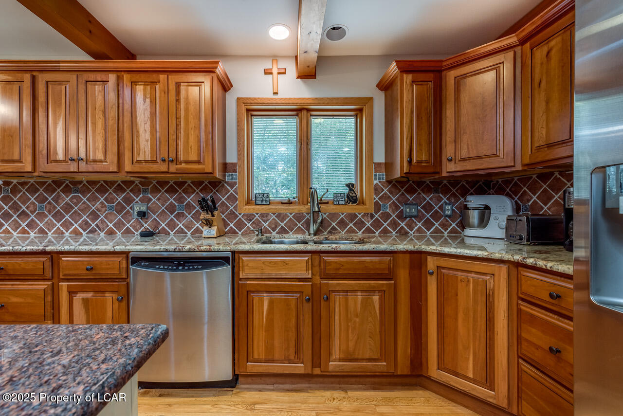 Dallas, Pennsylvania, 18612, United States, 5 Bedrooms Bedrooms, ,3 BathroomsBathrooms,Residential,For Sale,2006135