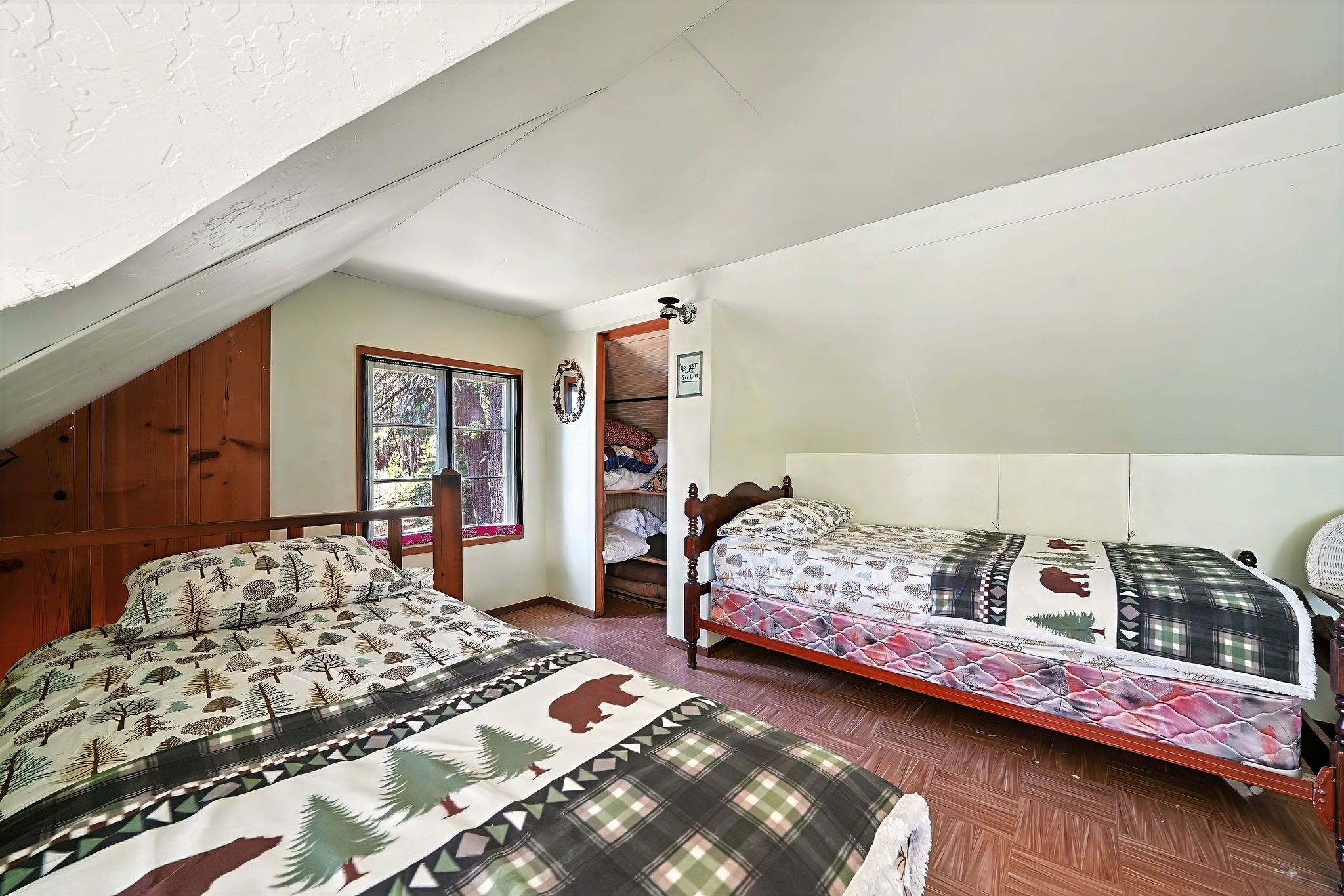  A Rare Opportunity to Own One of Silver Lake’s Best-Located Cabins - 物件實景