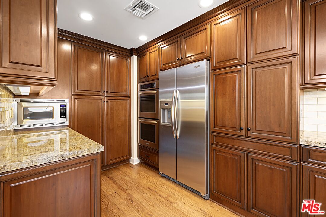 Pacific Palisades, California, 90272, United States, 3 Bedrooms Bedrooms, ,2 BathroomsBathrooms,Residential,For Sale,1926101