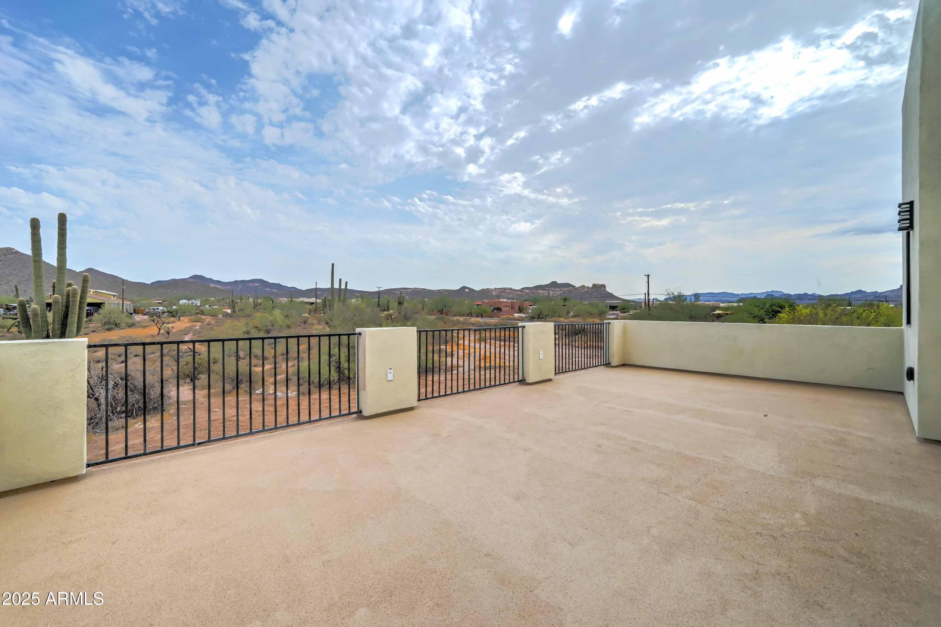 Apache Junction, Arizona, 85119, United States, 3 Bedrooms Bedrooms, ,Residential,For Sale,1917625