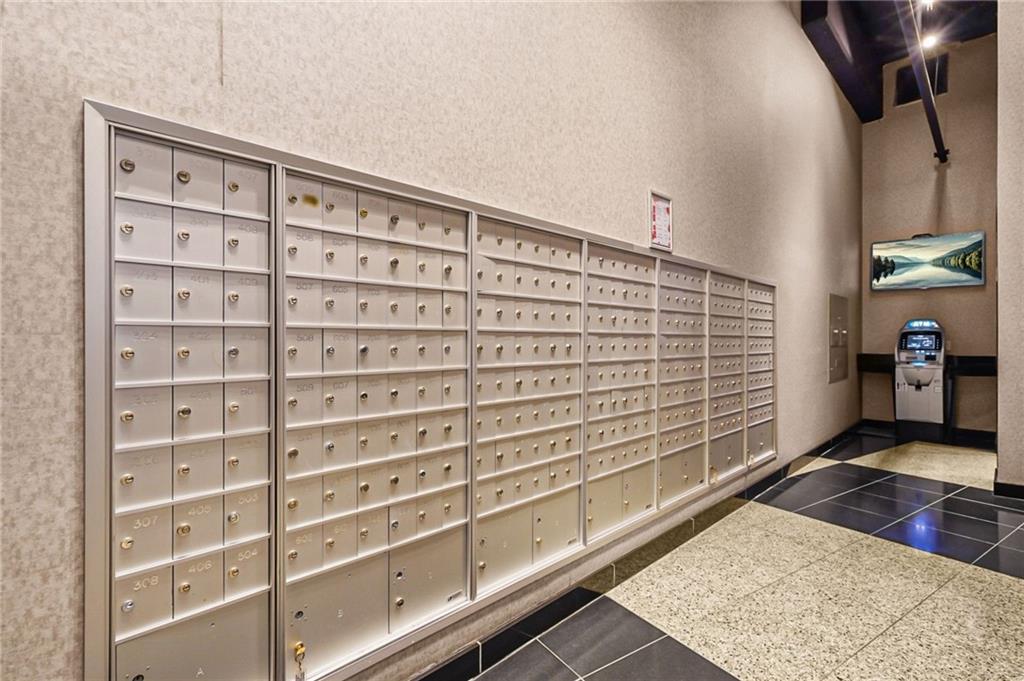 Atlanta, Georgia, 30326, United States, 2 Bedrooms Bedrooms, ,3 BathroomsBathrooms,Residential,For Sale,1949751